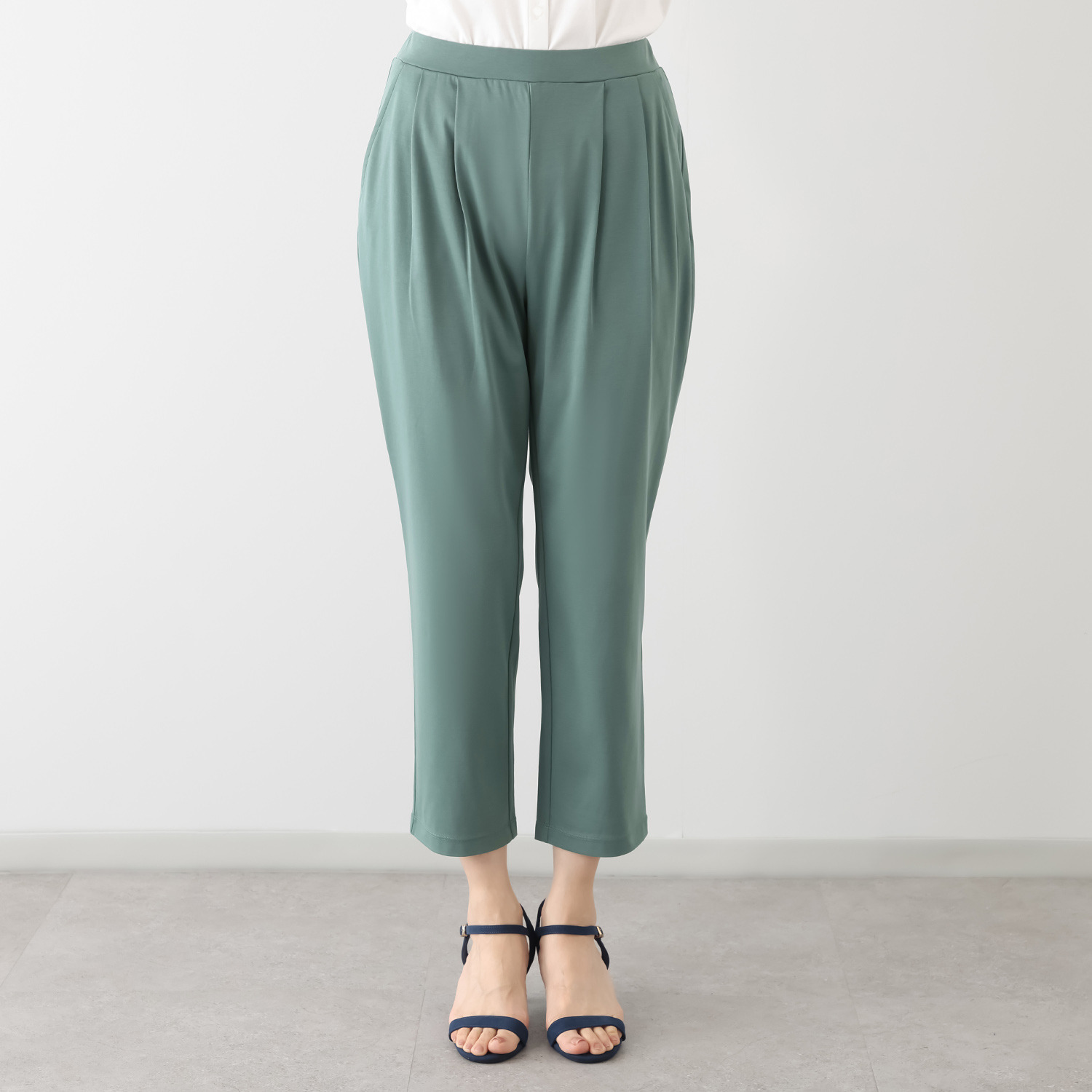 バーチ　ドゥエ 接触冷感 ギザ超長綿ブレンド シルケットスムース ツータック テーパードパンツ