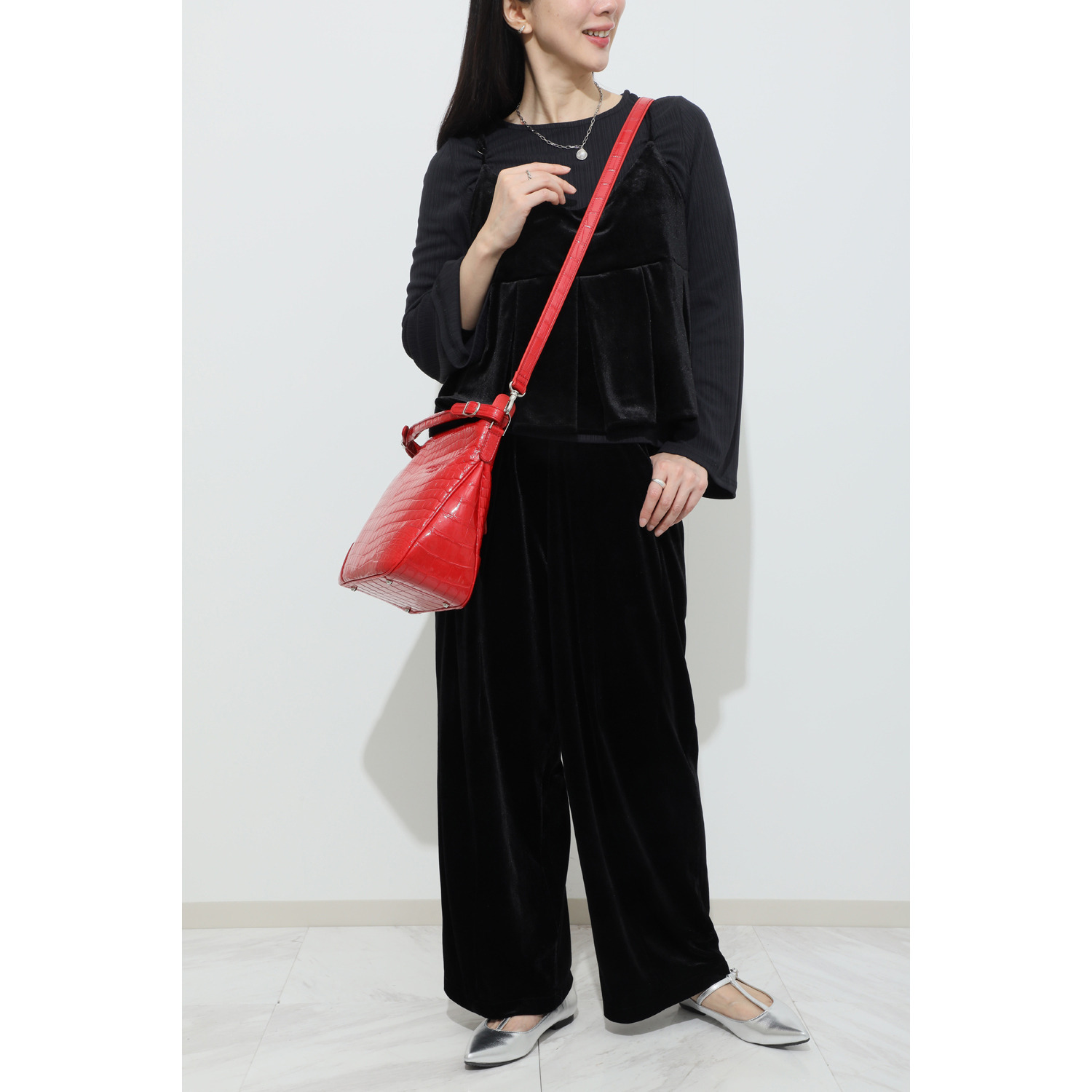 グラスクォーツ 日本製　クロコダイル タッセル＆ショルダー付 ハンドバッグ“ノービレ”