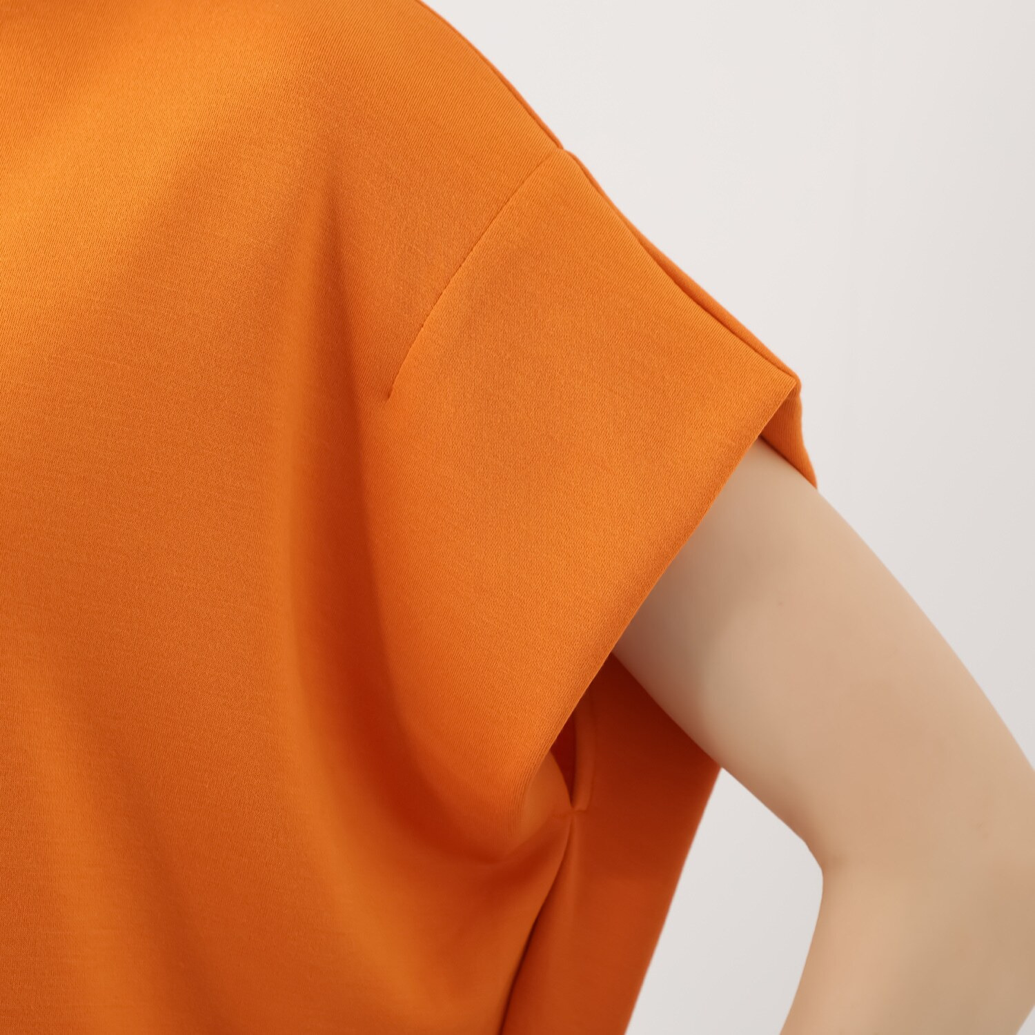 ココンライフ　ドゥ ＵＶカット サラッとモダール混 変形スリーブ デザインプルオーバー