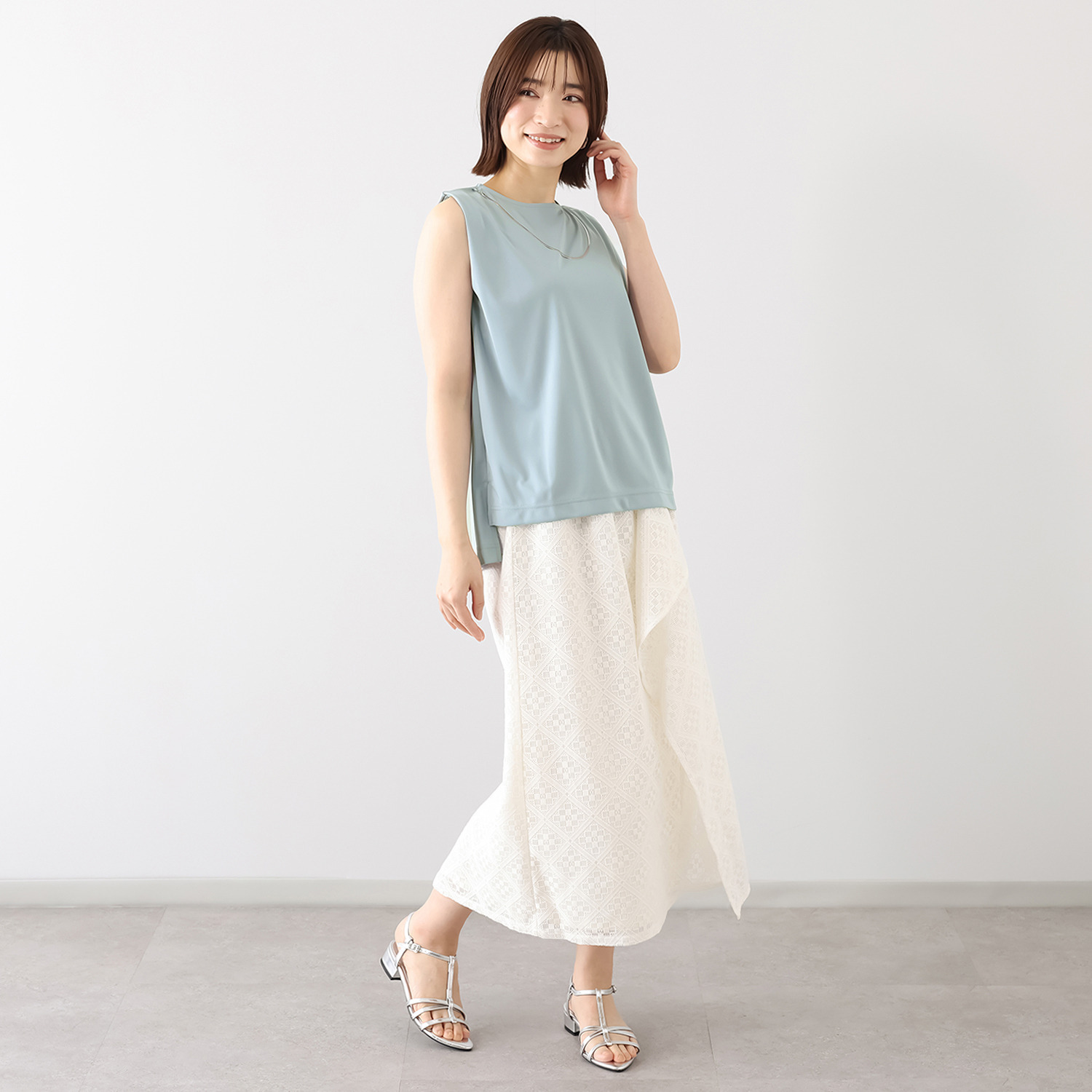 マチュート 着るだけで華やぐ ネックレスモティーフ付 美人カットソー