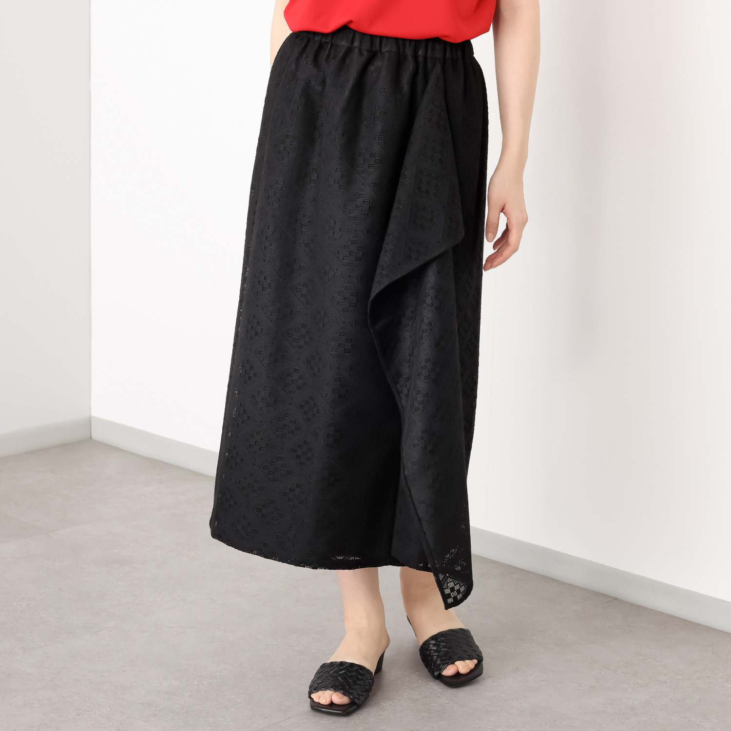 マチュート 軽やかレースの 甘さ控えめ 主役級スカート