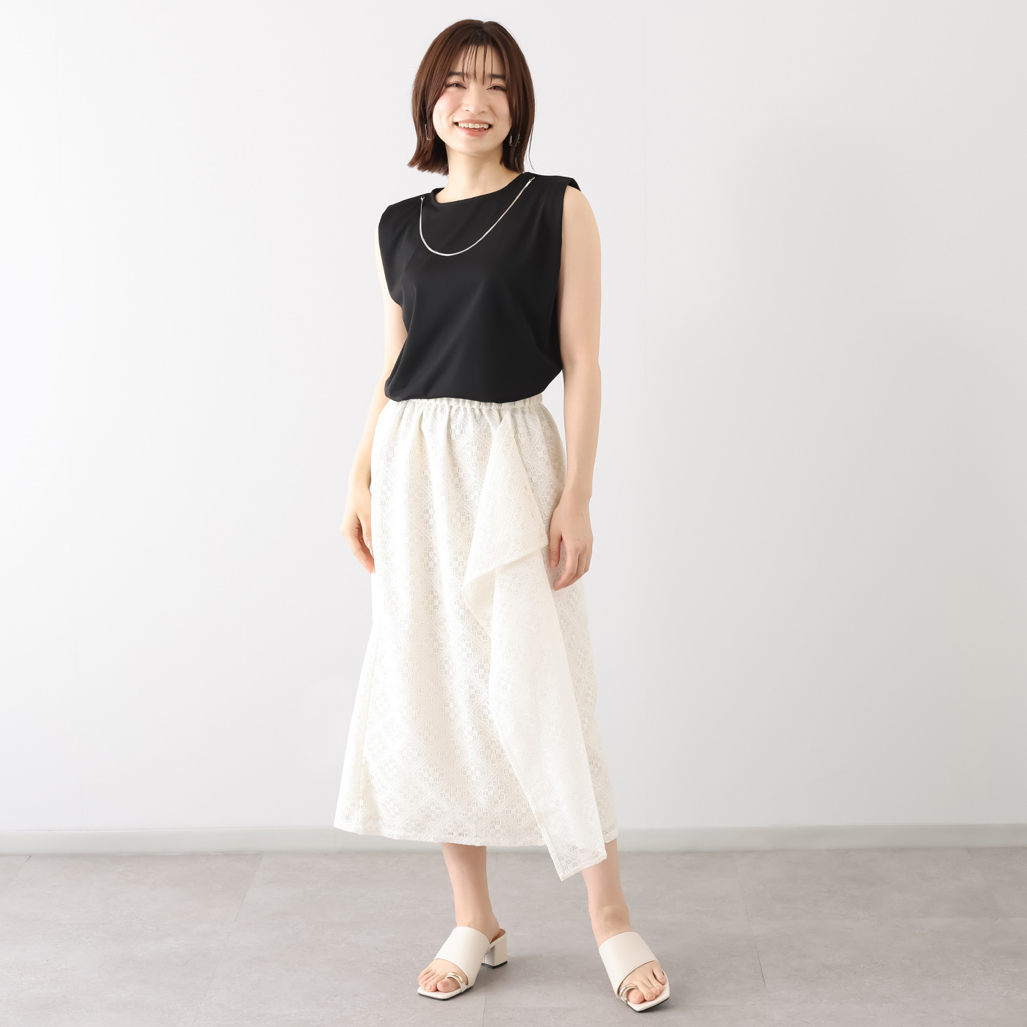 マチュート 軽やかレースの 甘さ控えめ 主役級スカート