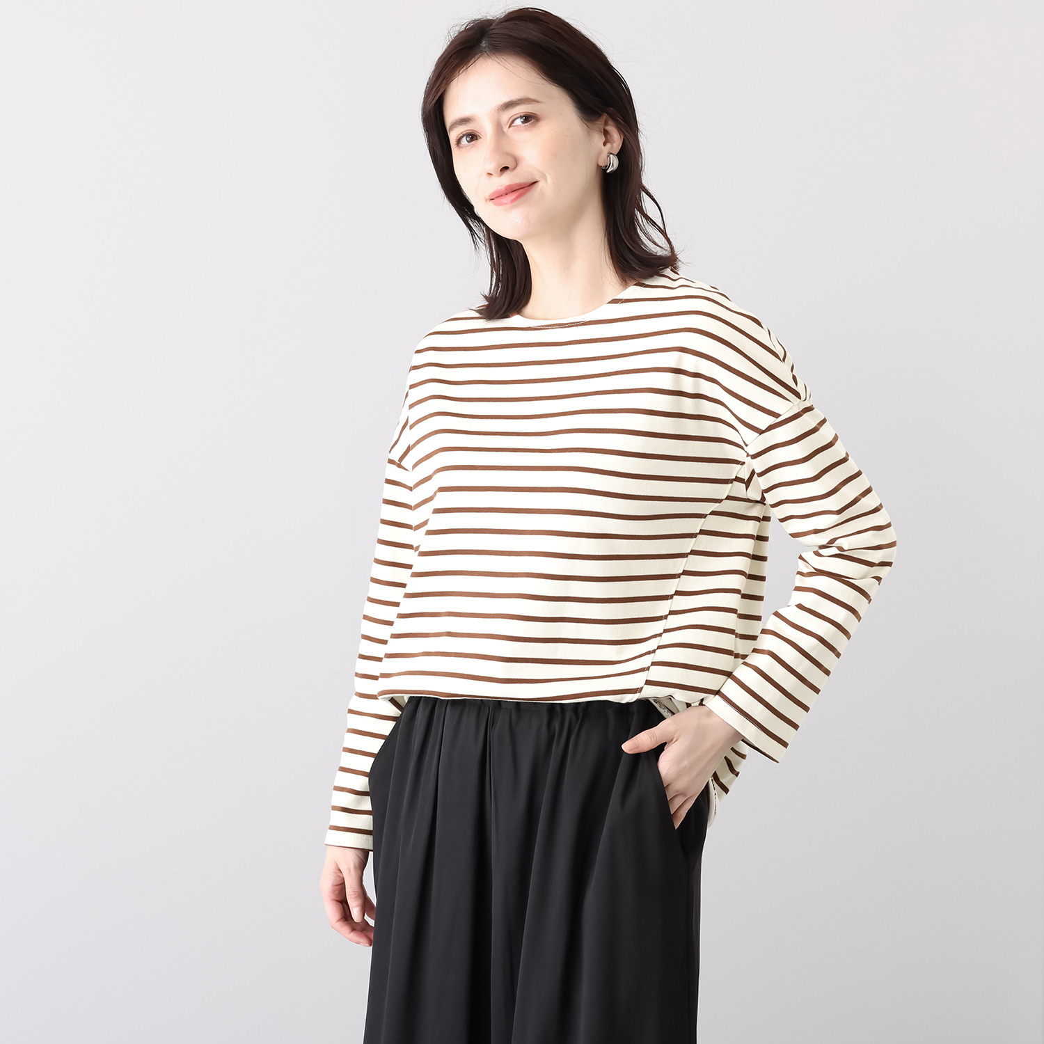 Ｋｕｎｎｙ． スマート見えカッティング ボクシーシルエット プルオーバー