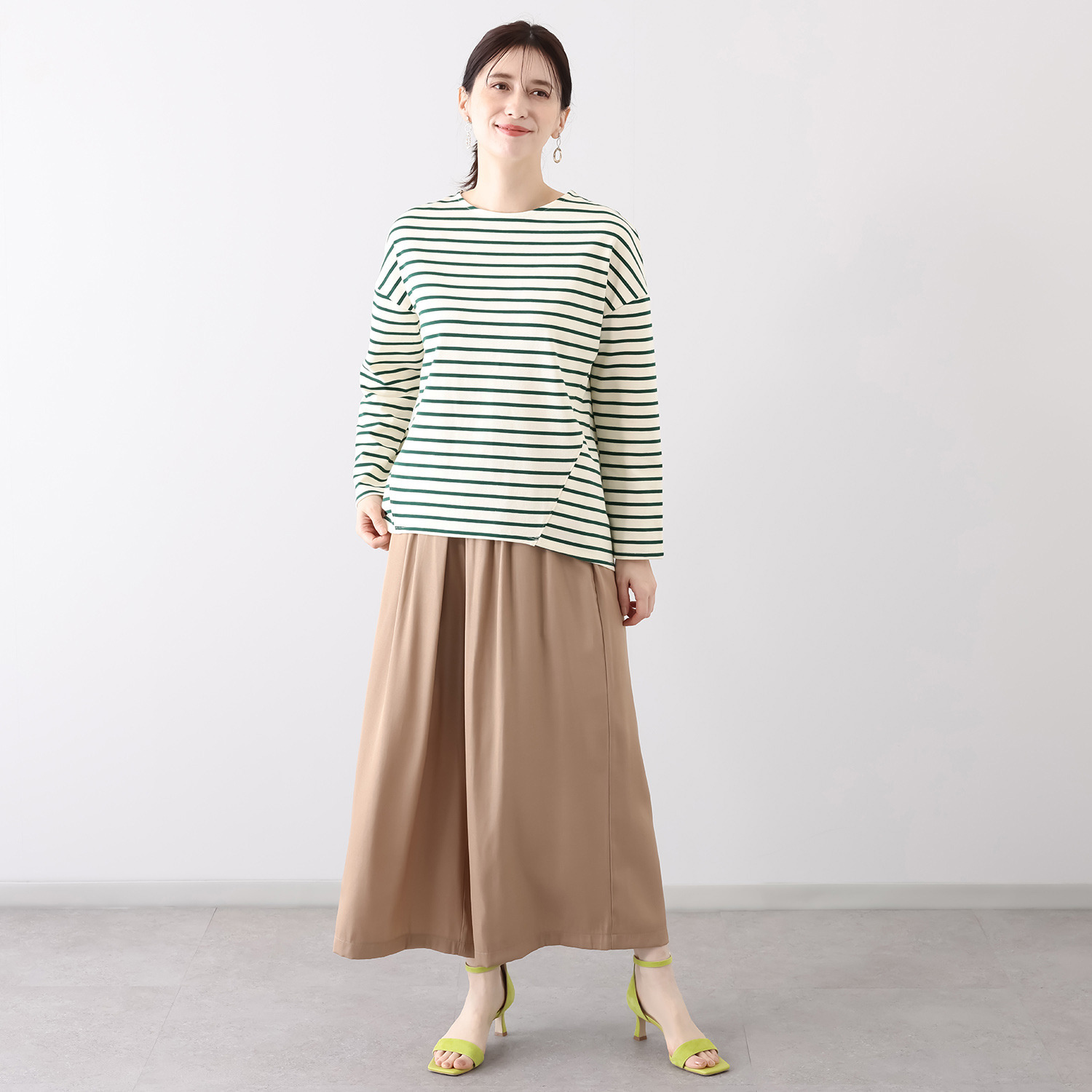 Ｋｕｎｎｙ． スマート見えカッティング ボクシーシルエット プルオーバー