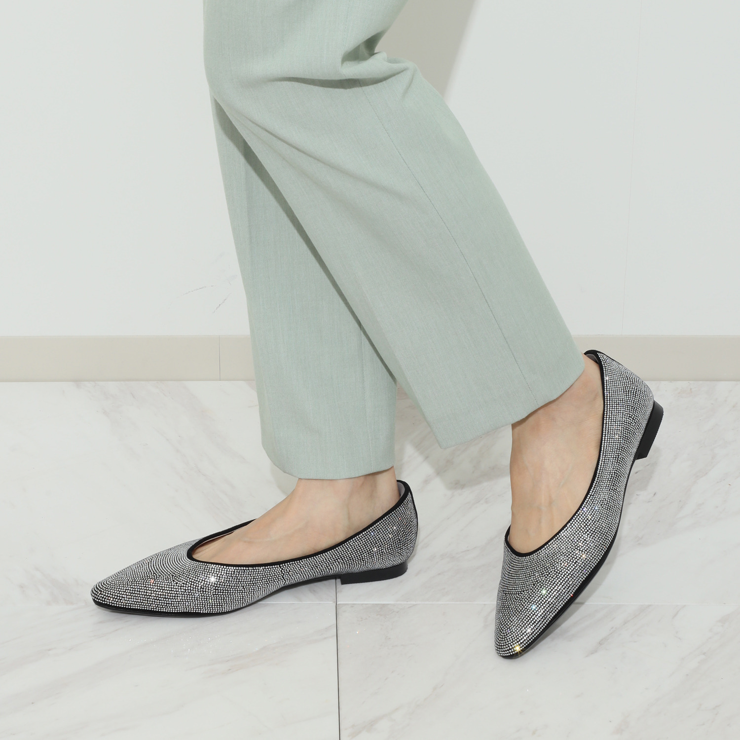 ニカル シープ ラインストーン フラットパンプス