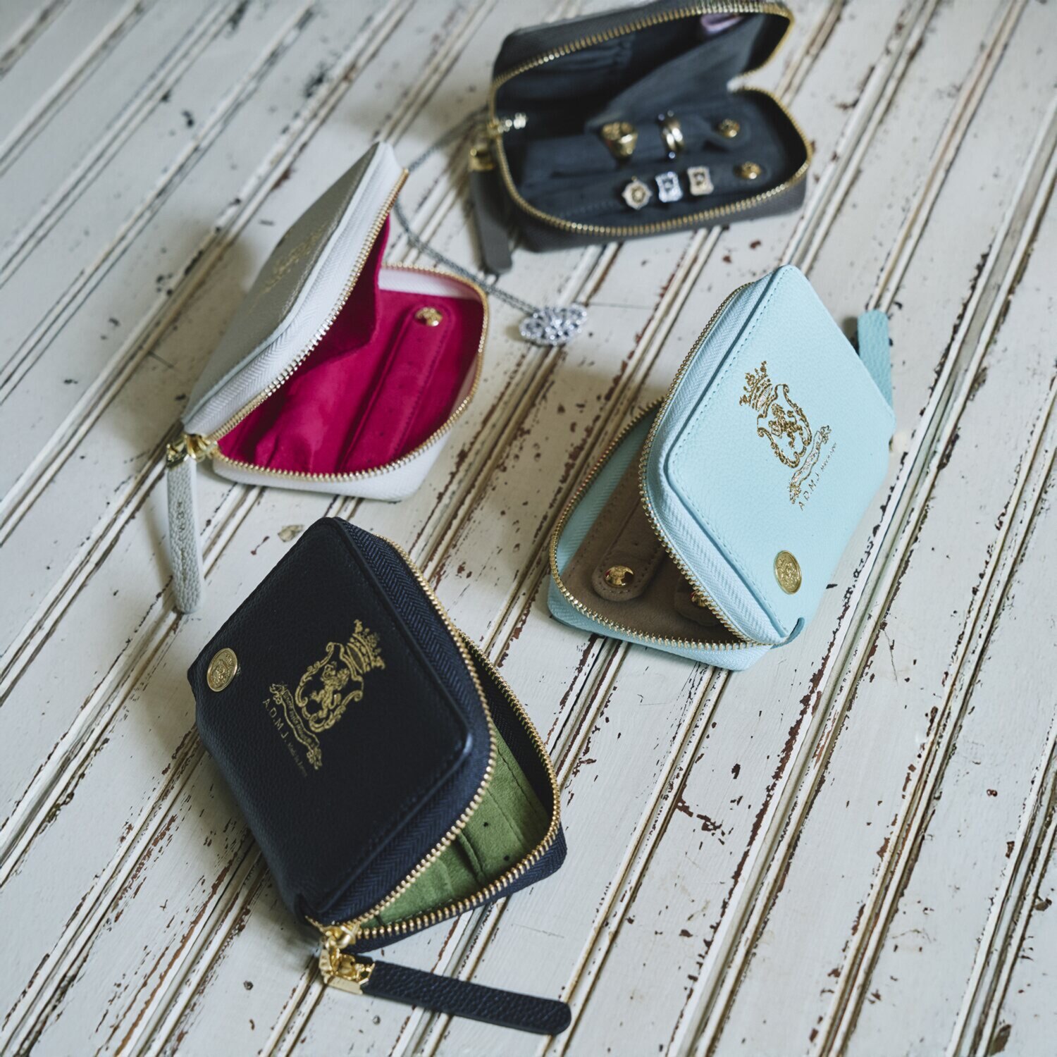 エーディーエムジェイ 牛革 多機能 トラベルジュエリーケース