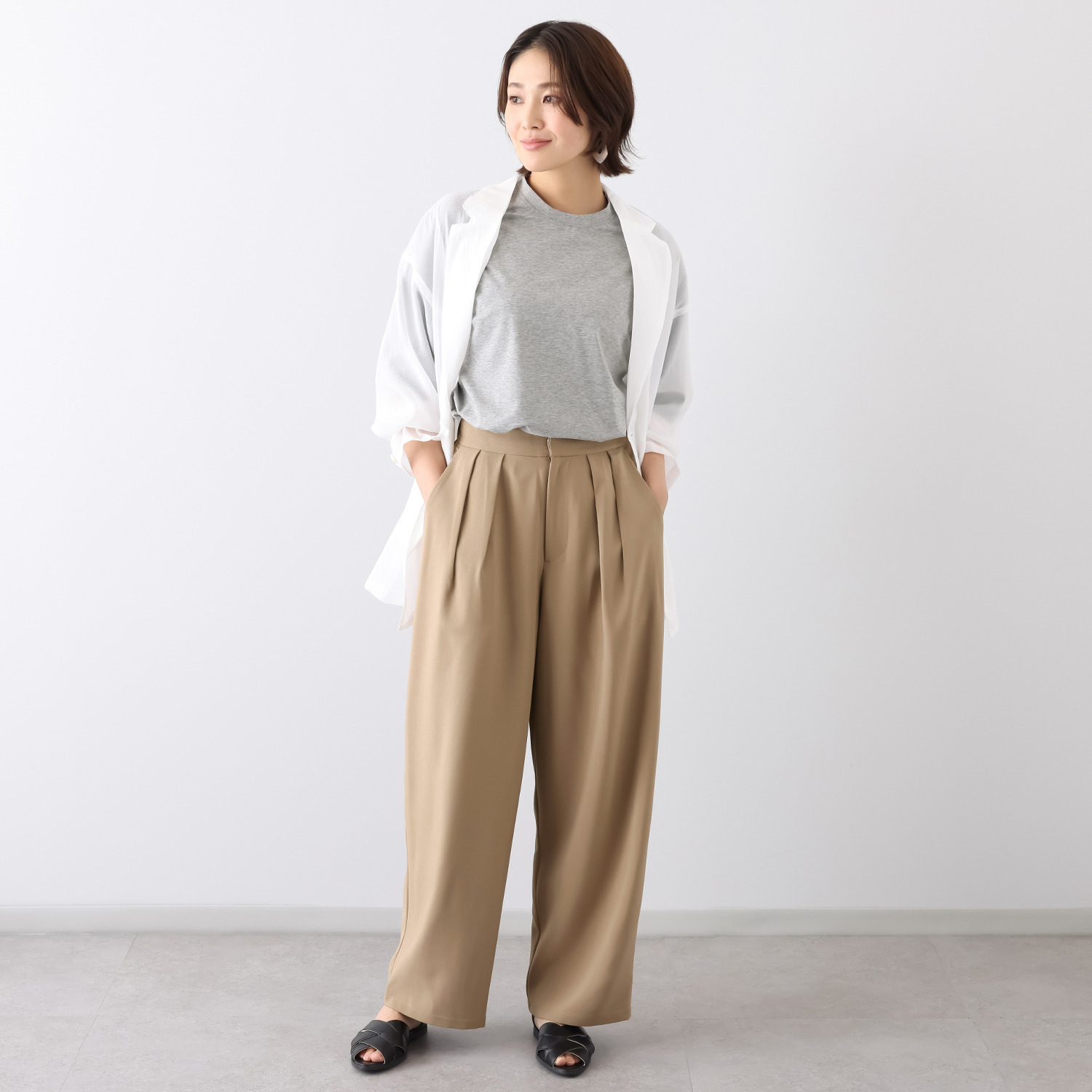 エクラージュ リラックスシルエット タックパンツ