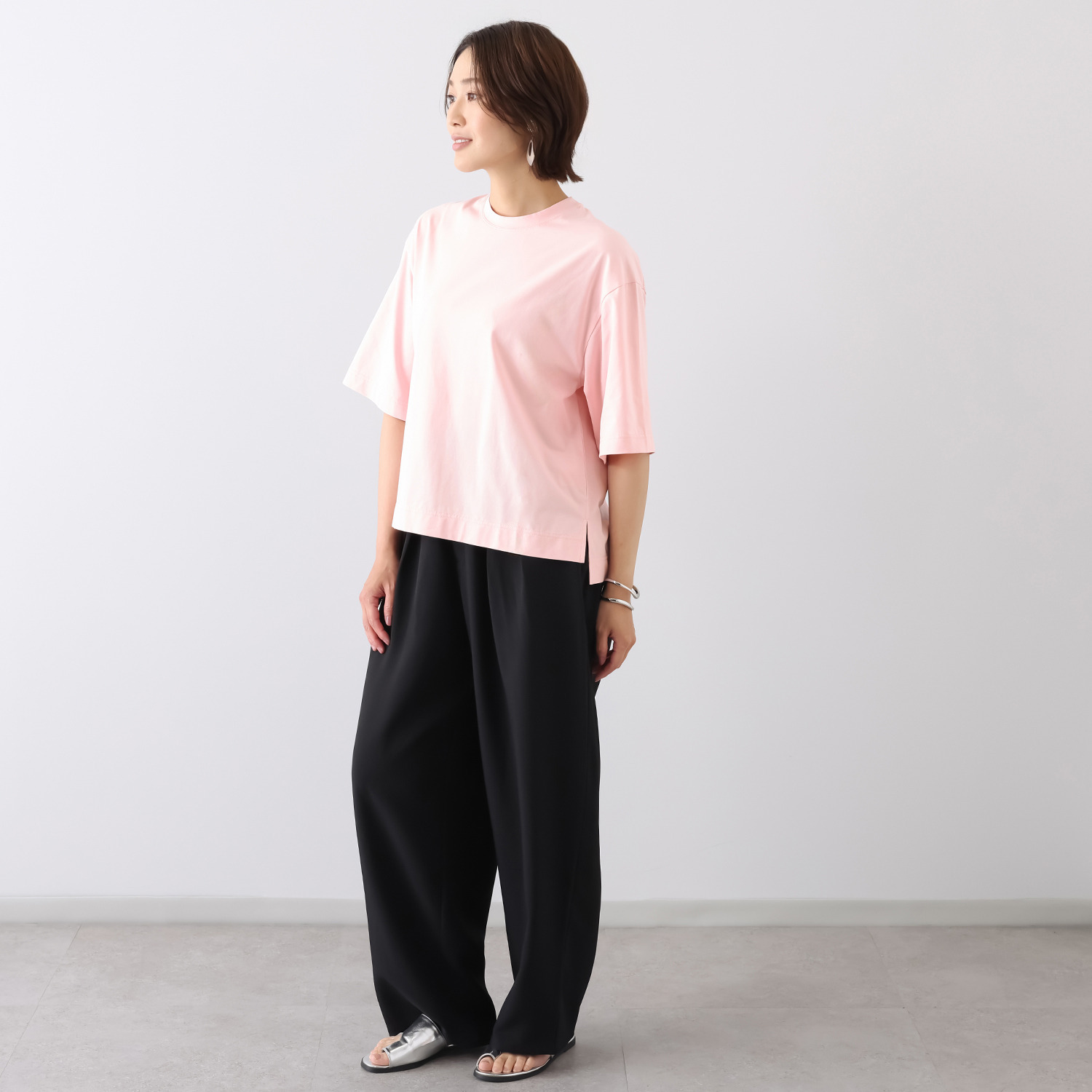 エクラージュ リラックスシルエット プレートアクセント ストレッチプルオーバー