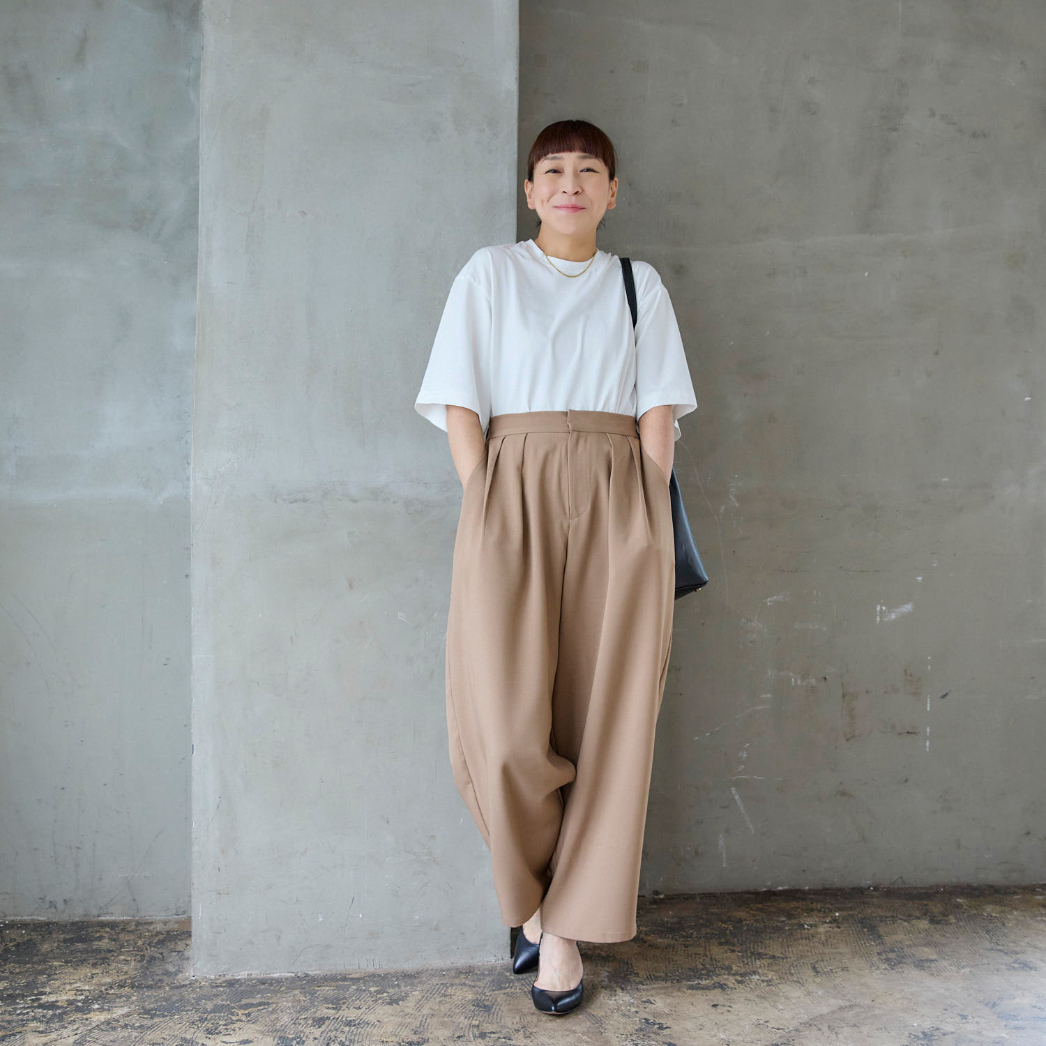 エクラージュ リラックスシルエット プレートアクセント ストレッチプルオーバー