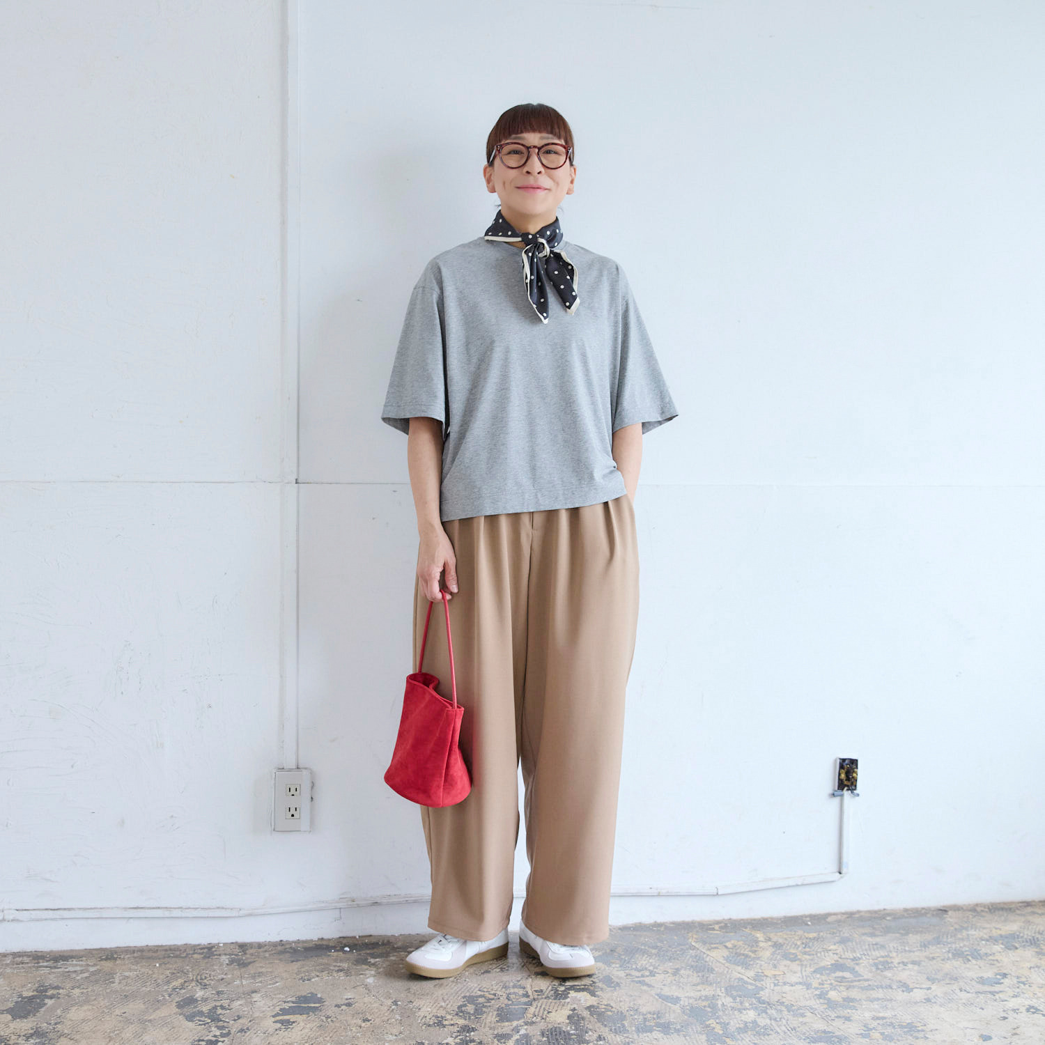 エクラージュ リラックスシルエット プレートアクセント ストレッチプルオーバー