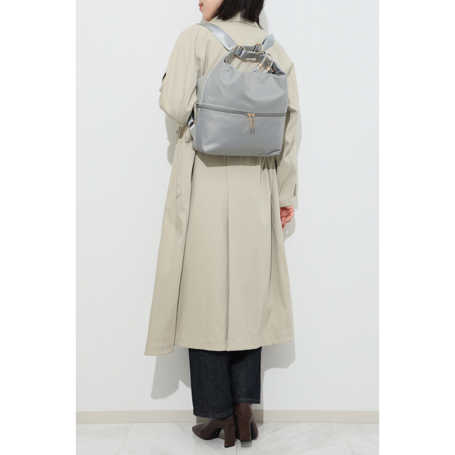 プラスステラ 牛革＆はっ水素材 前後どちらでも使える！ ２ウェイバッグ