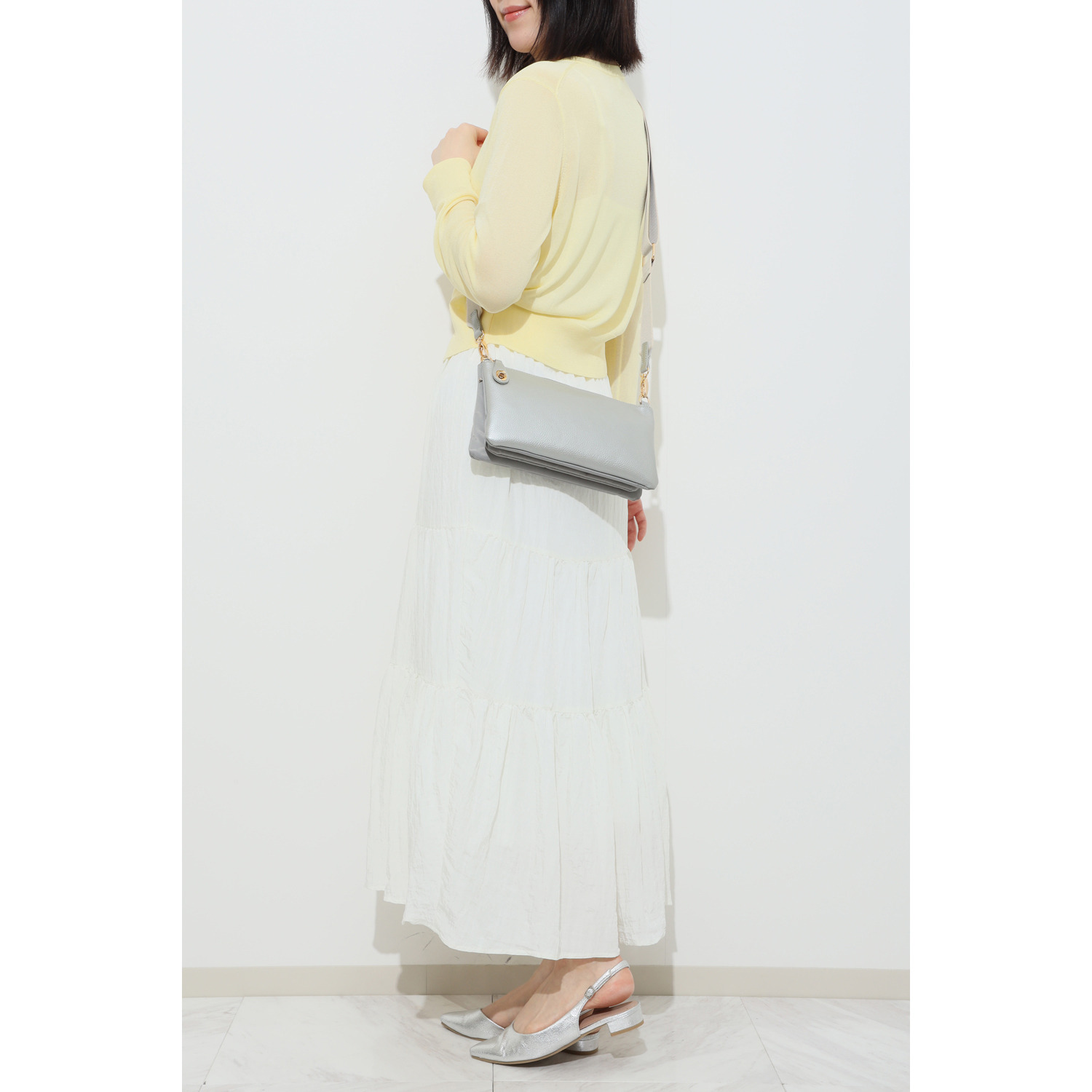 プラスステラ 牛革＆はっ水素材 前後どちらでも使える！ ショルダーバッグ