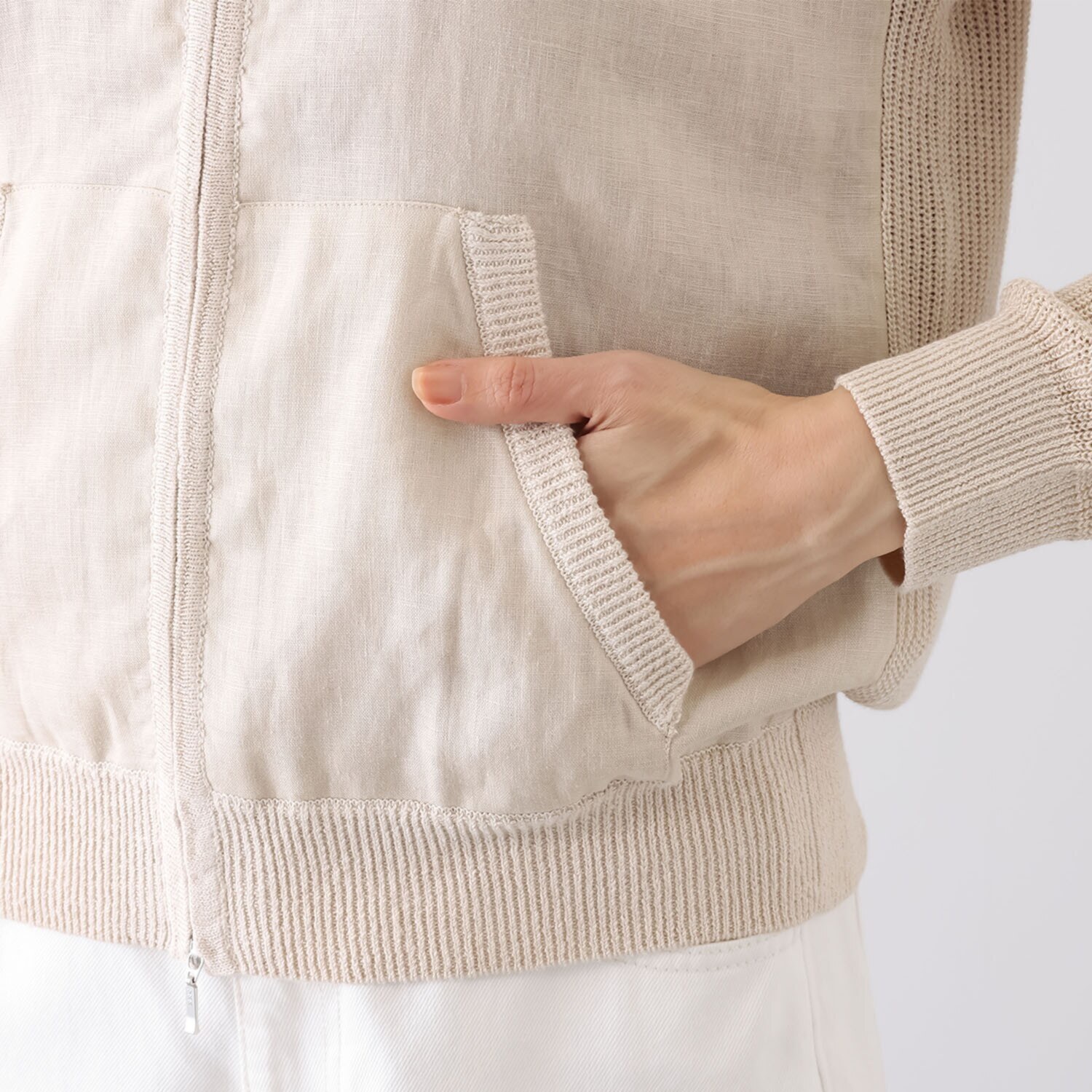 アズイズ　ビーマイセルフ バイ　ネイチャーズ リネン 布帛使い ニットパーカー