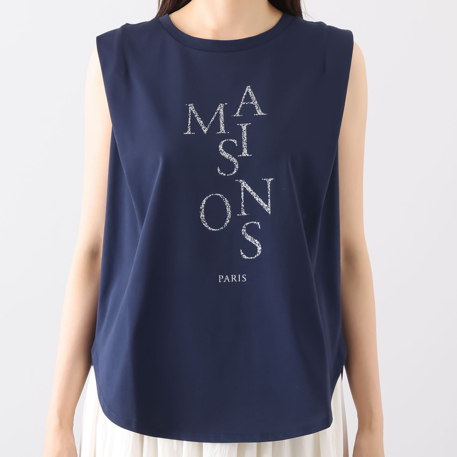 メゾンラフィット はっ水・ＵＶカット タイポグラフィ タックノースリーブ プルオーバー