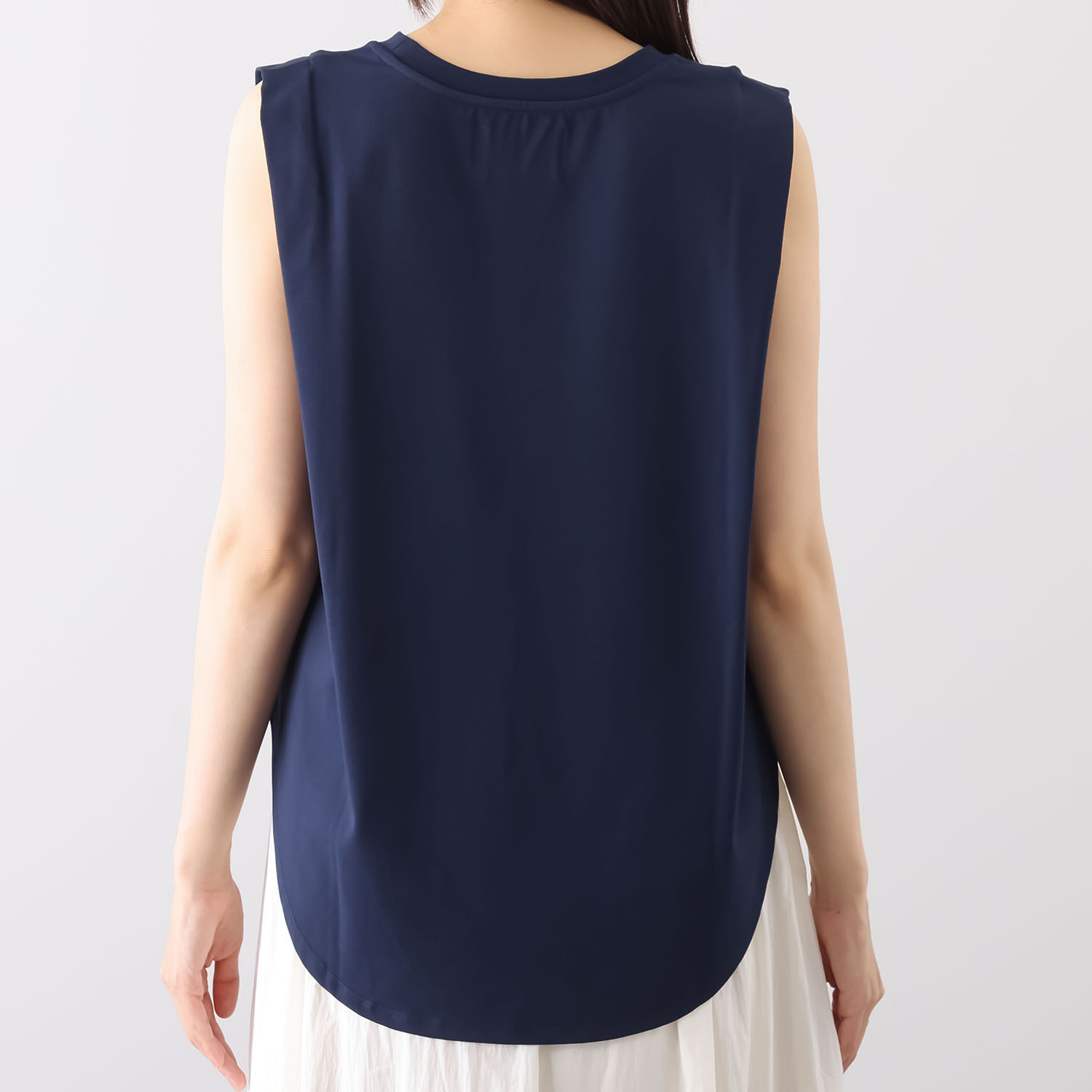 メゾンラフィット はっ水・ＵＶカット タイポグラフィ タックノースリーブ プルオーバー