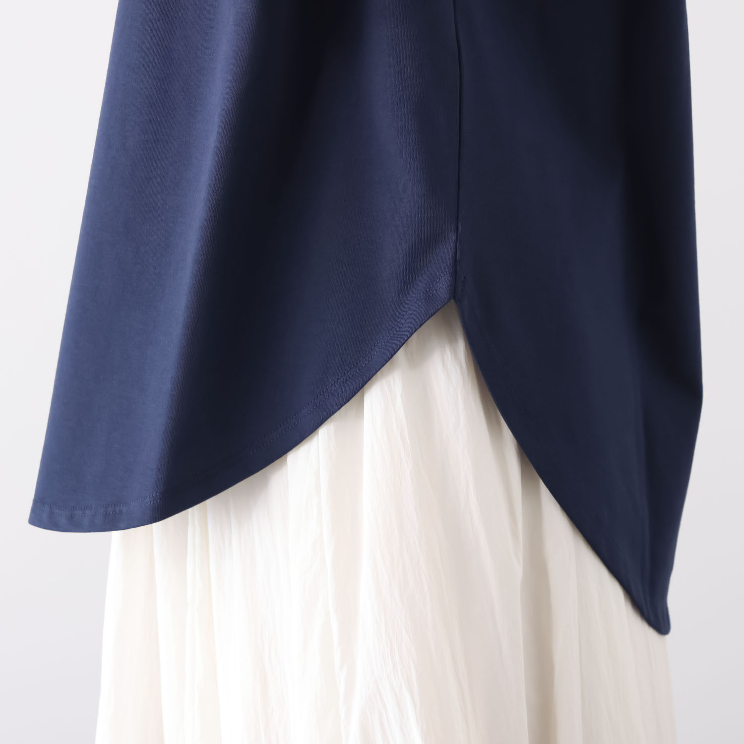 メゾンラフィット はっ水・ＵＶカット タイポグラフィ タックノースリーブ プルオーバー