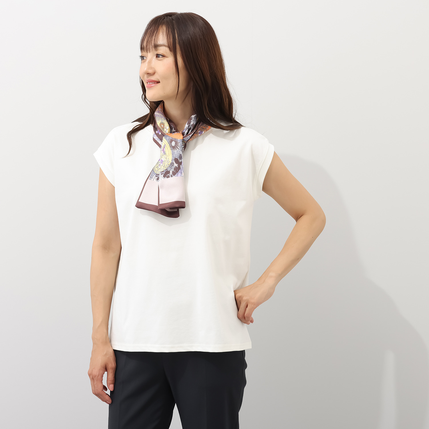 オ・ラバン 夏にうれしい機能素材 背中ワンポイント刺しゅう フレンチスリーブ スカーフ付Ｔシャツ