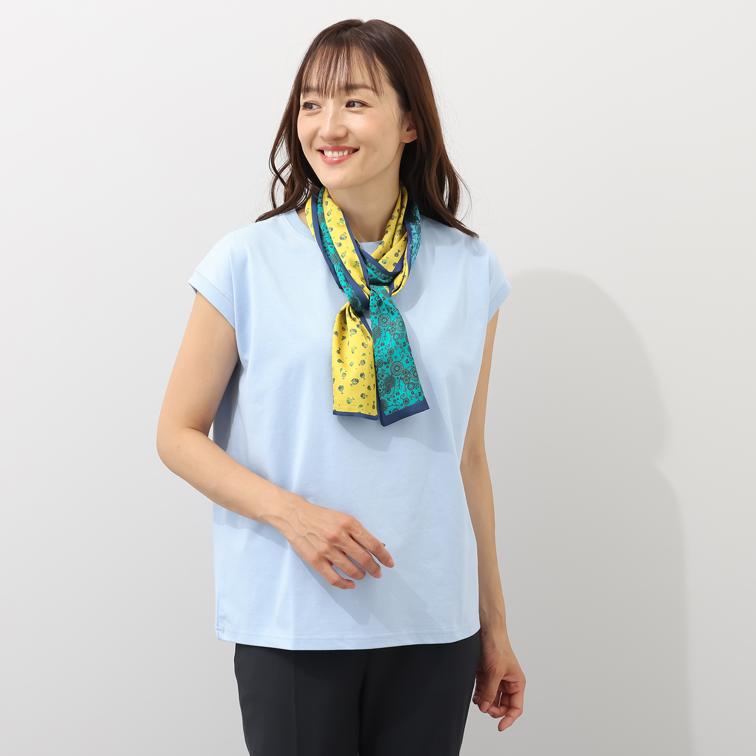 オ・ラバン 夏にうれしい機能素材 背中ワンポイント刺しゅう フレンチスリーブ スカーフ付Ｔシャツ