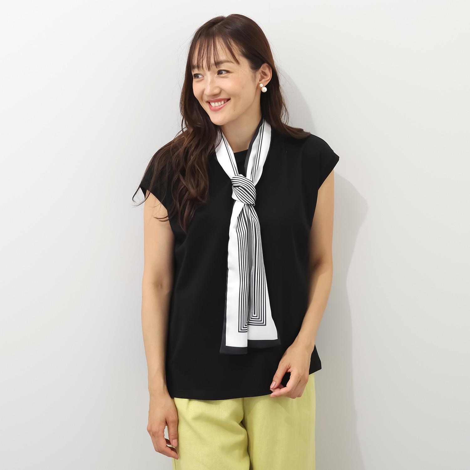 オ・ラバン 夏にうれしい機能素材 背中ワンポイント刺しゅう フレンチスリーブ スカーフ付Ｔシャツ
