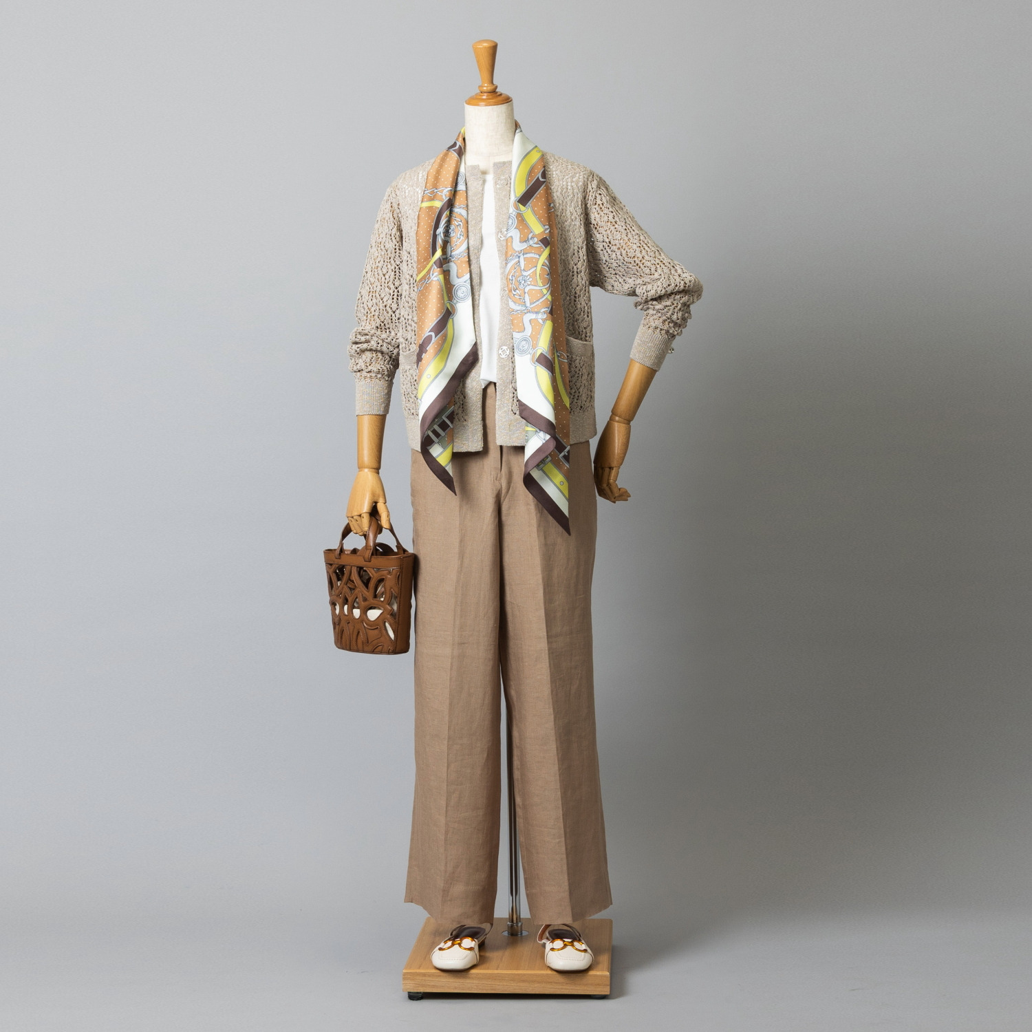 アズイズ　ビーマイセルフ バイ　ネイチャーズ シルク１００％ リバーシブル ベルト柄 剣先スカーフ