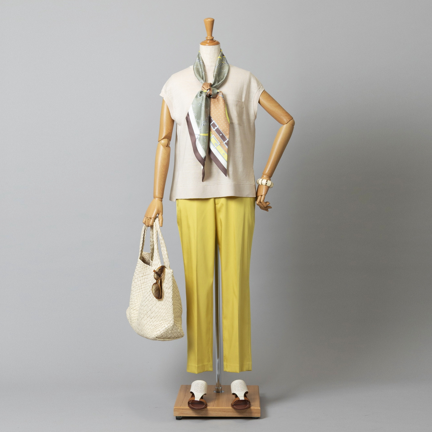 アズイズ　ビーマイセルフ バイ　ネイチャーズ シルク１００％ リバーシブル ベルト柄 剣先スカーフ