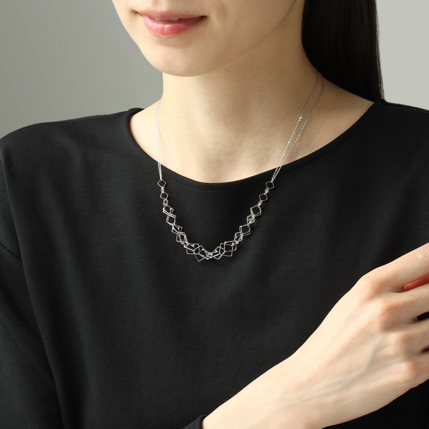 プラクア プラチナ８５０ スクエアモティーフ ネックレス