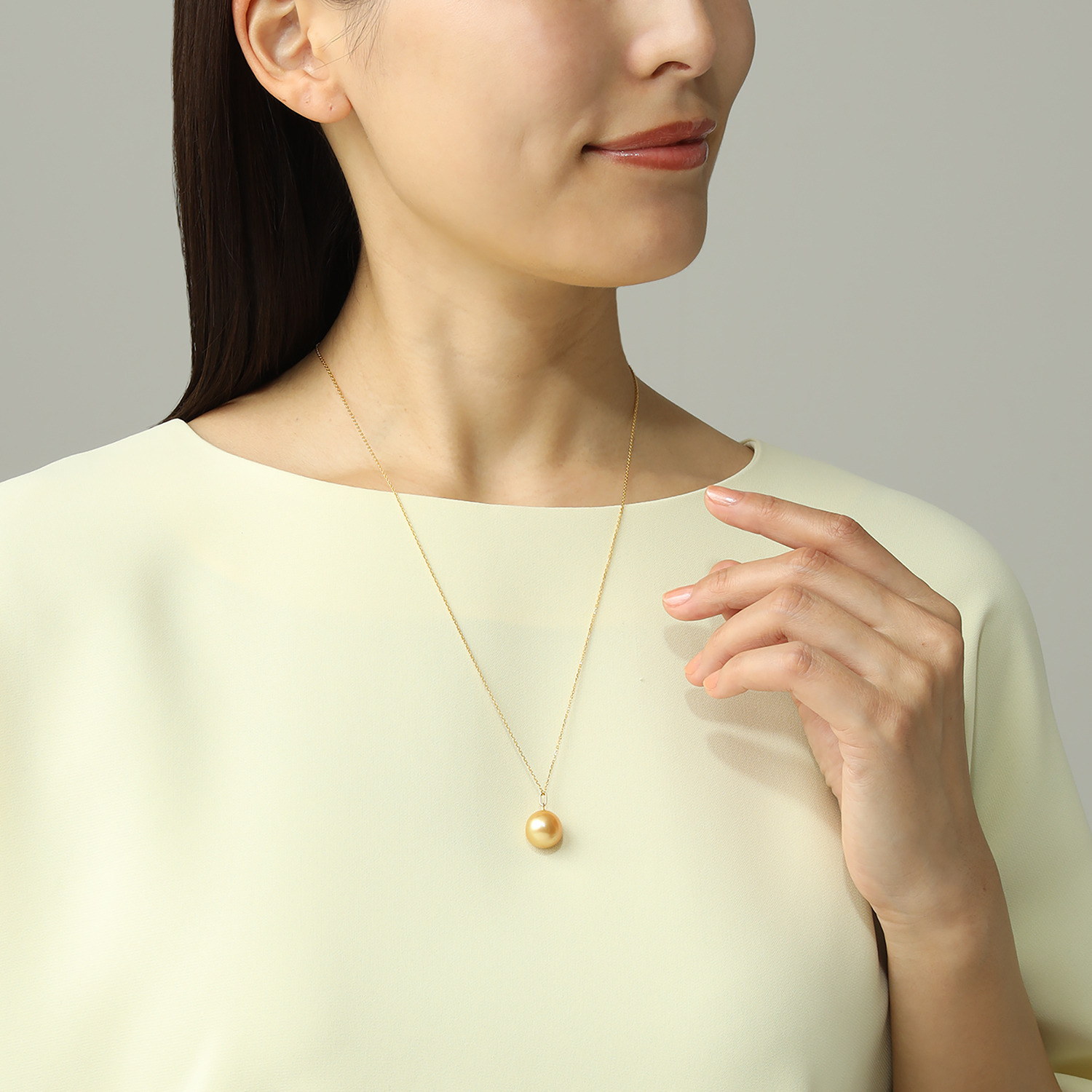 ジュペレ　ジョーヌ １８Ｋ ゴールデン白蝶パール １粒ペンダント