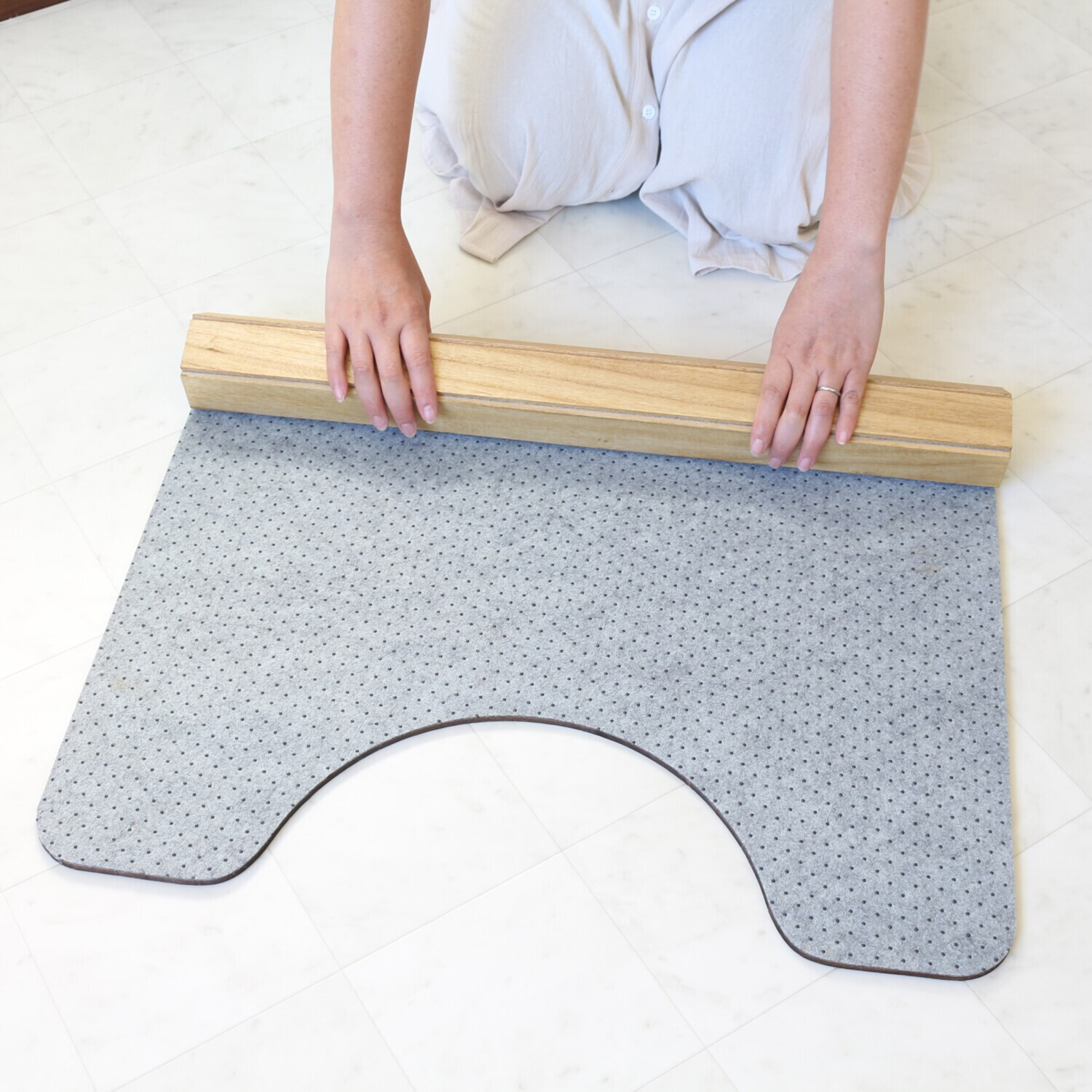 ｋｉｒｉｓａｉ 桐のはっ水・消臭 トイレマット ＜６０×５５ｃｍ＞