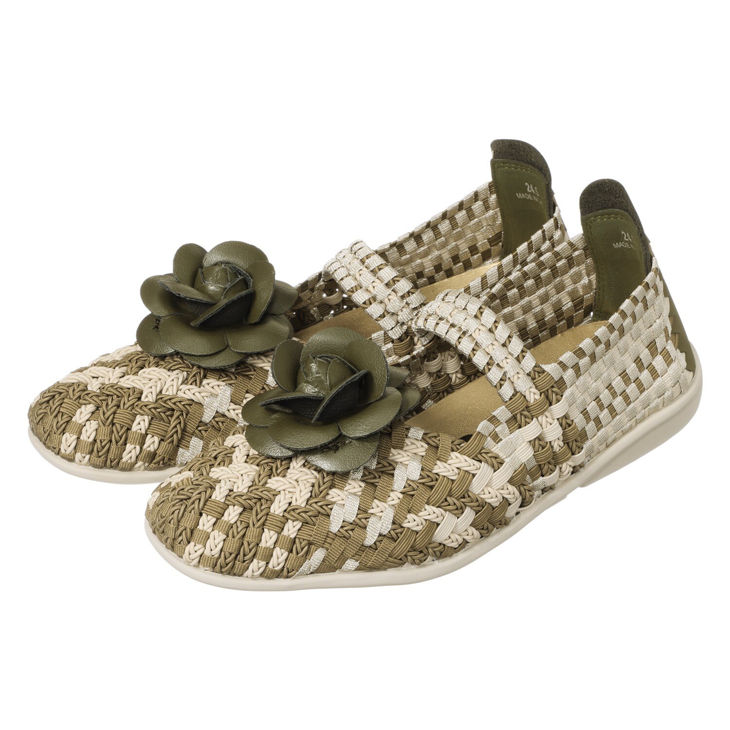 ゴムゴム 手作りコサージュ付 足に吸い付く履き心地 綺麗見せフラットシューズ