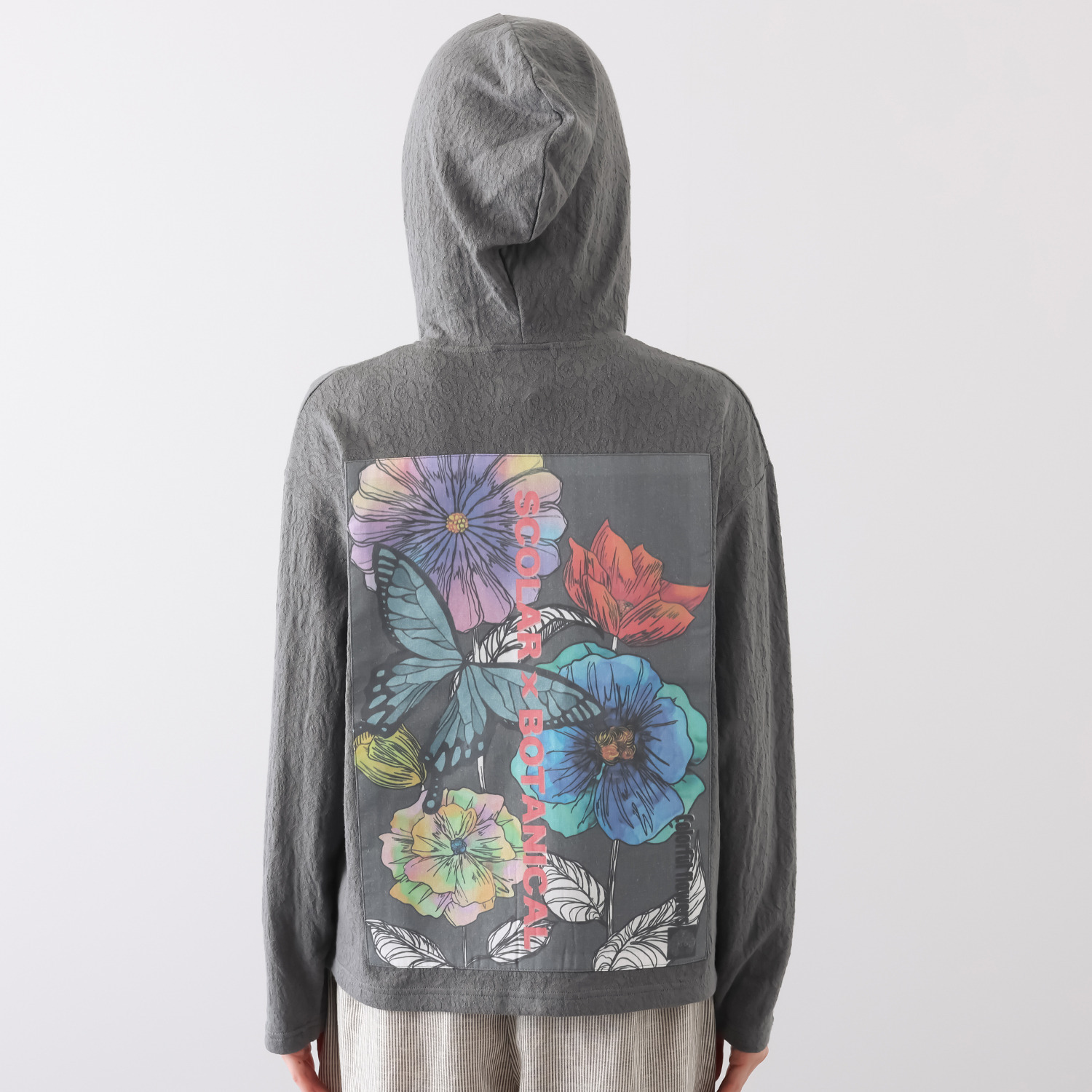 スカラー ローズジャガード 花蝶アップリケ パーカー