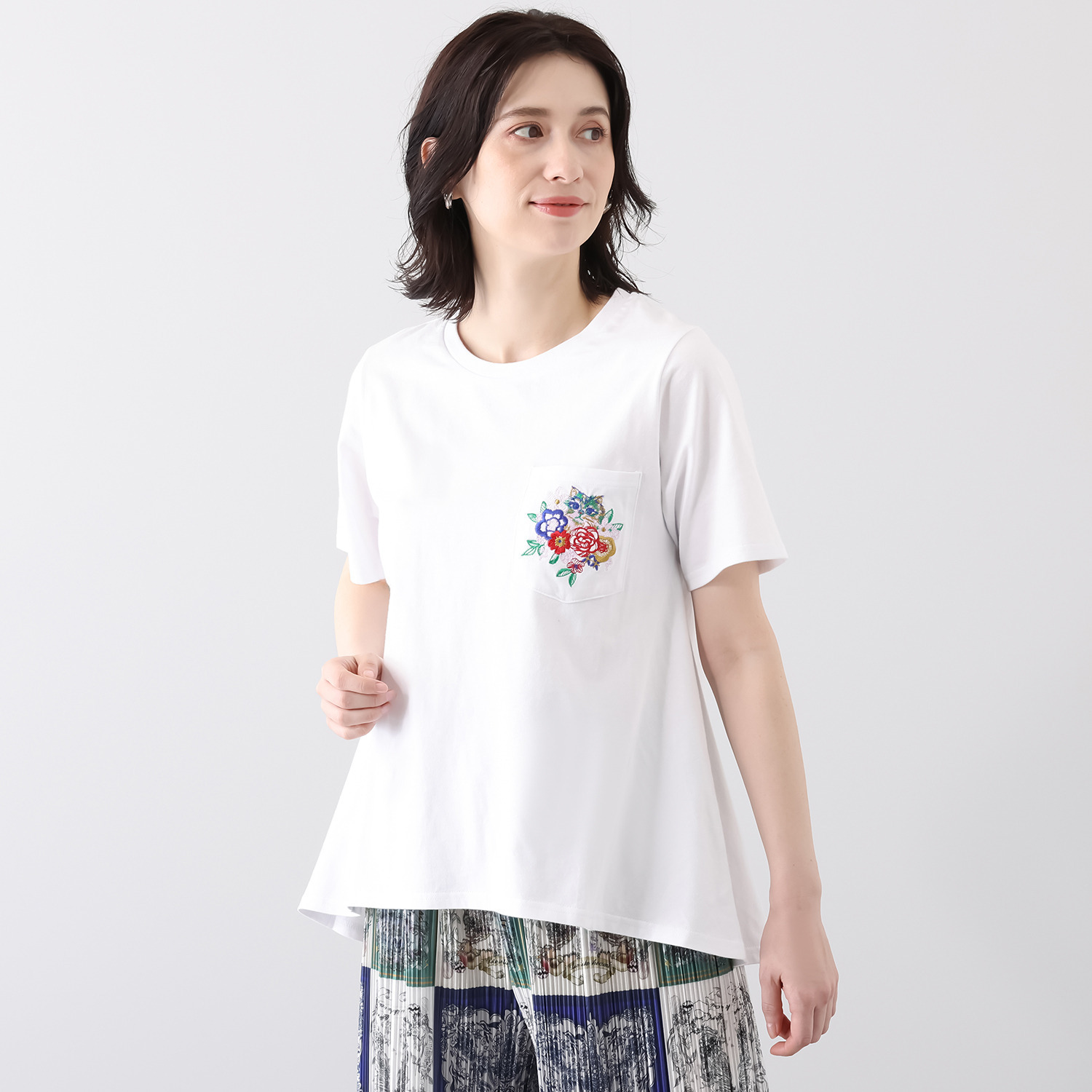 スカラー ネコ花刺しゅう Ｔシャツ