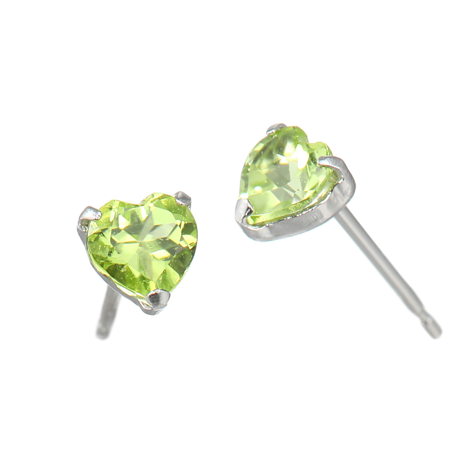 ビープラス プラチナ９００ ペリドット ハートシェイプ ピアス