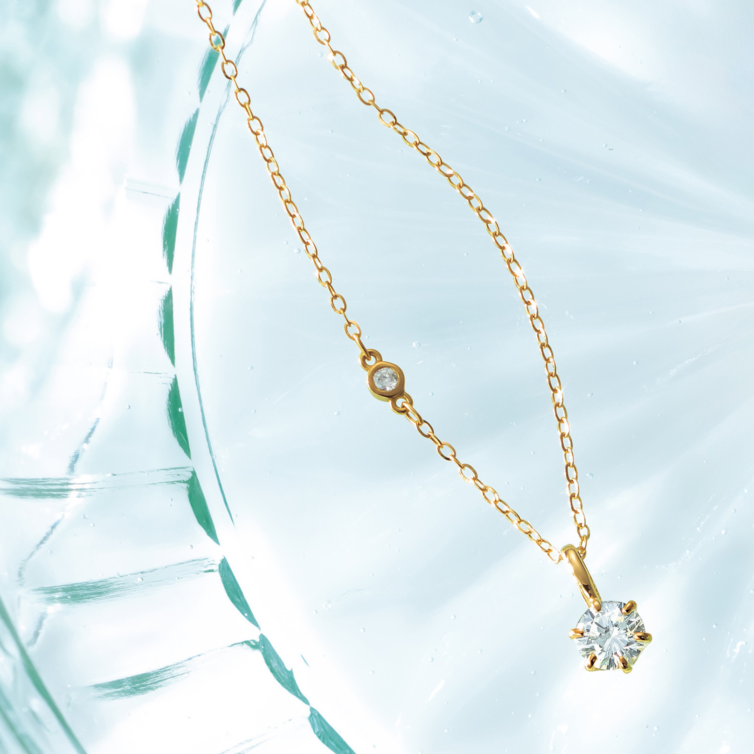 エクラプリュス １８Ｋ ダイヤモンド シャイニーカット サテライトネックレス