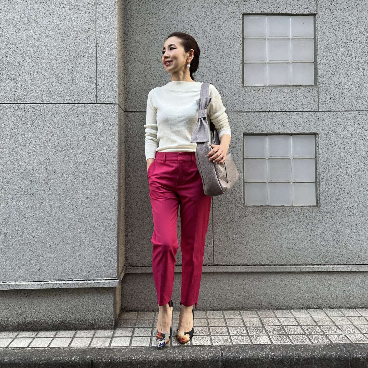 タマミ　ワタナベ 牛革型押し ショルダーバッグ “ブルック凛”