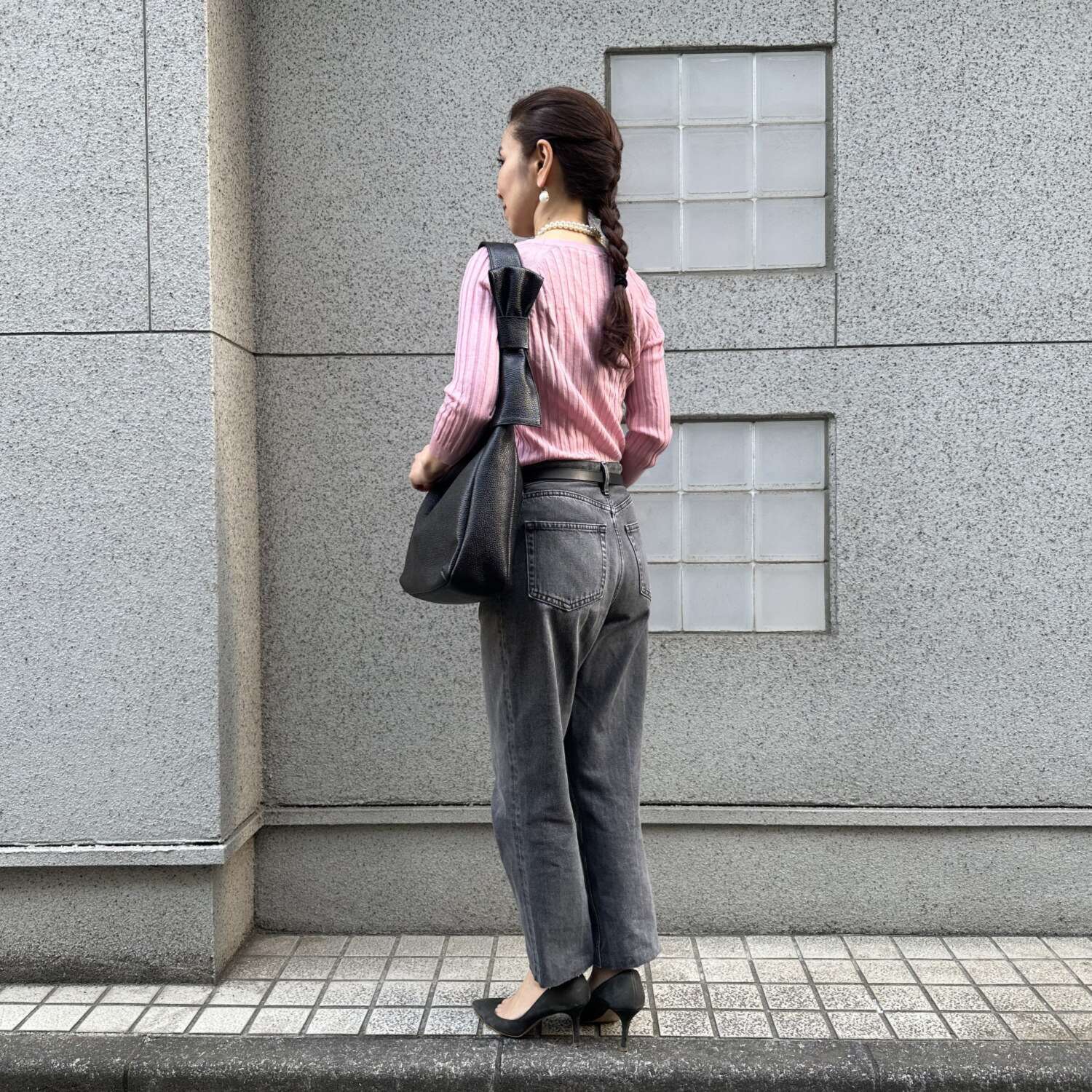 タマミ　ワタナベ 牛革型押し ショルダーバッグ “ブルック凛”