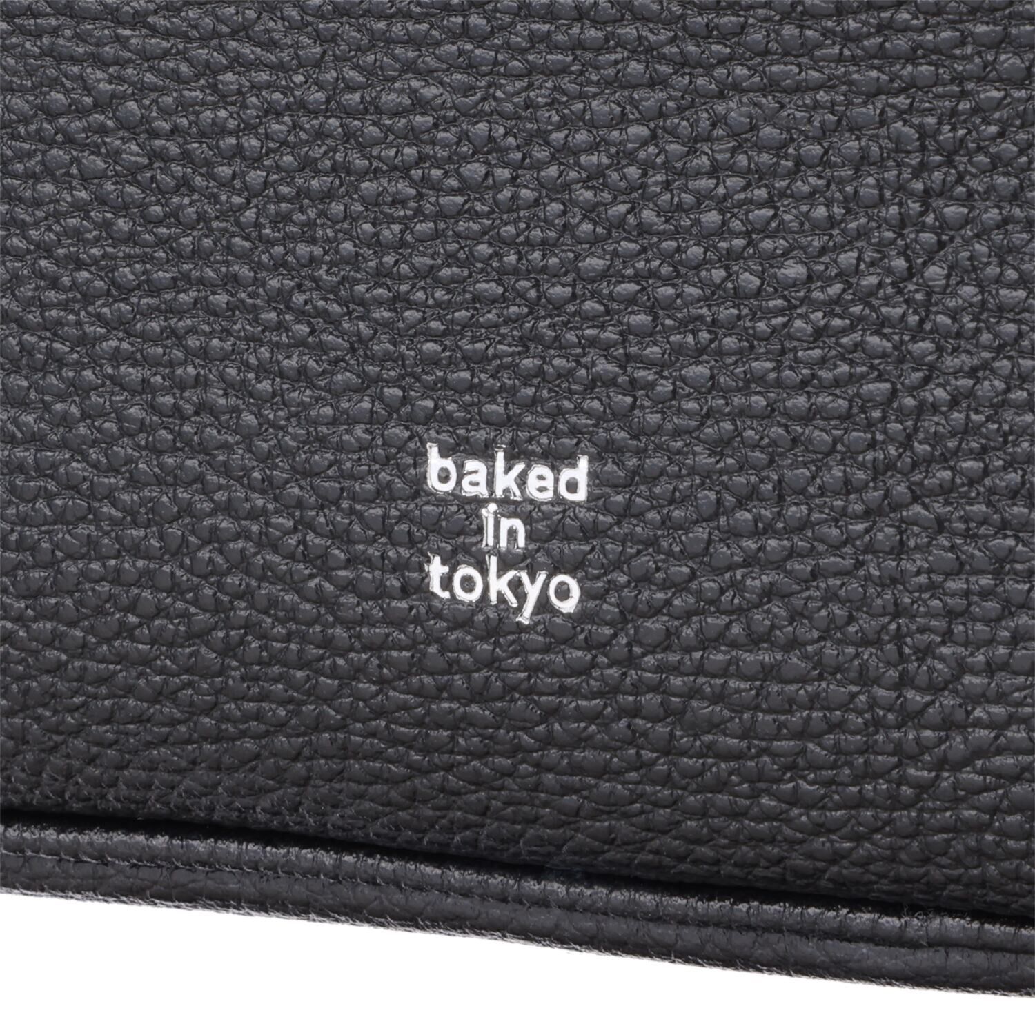 タマミ　ワタナベ 牛革型押し ショルダーバッグ “パンドミーフォーミー”