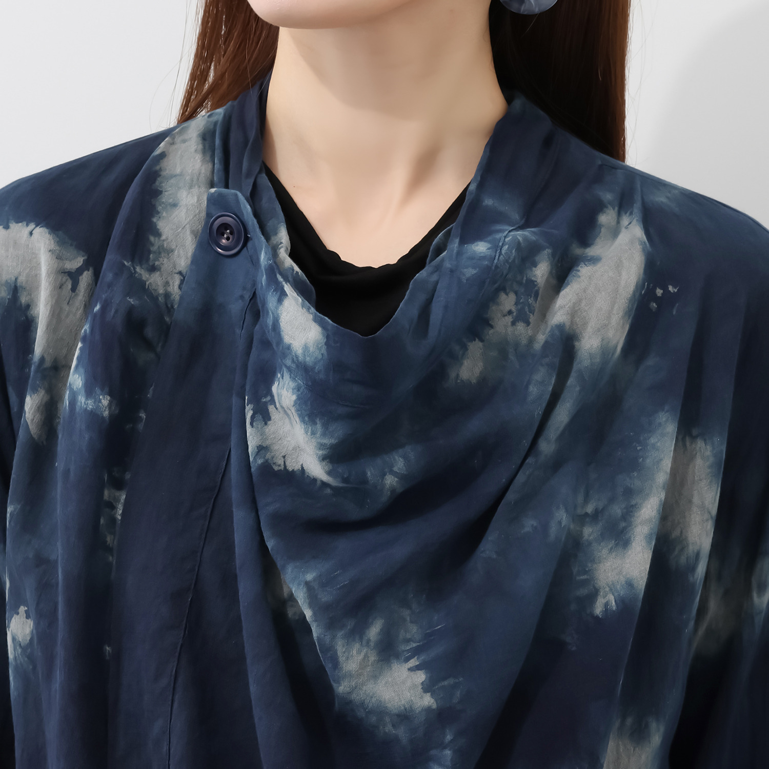 イロフシ 手染めの一点もの 氷が欠けているような 儚さを表現した 幻氷まといカーディガン