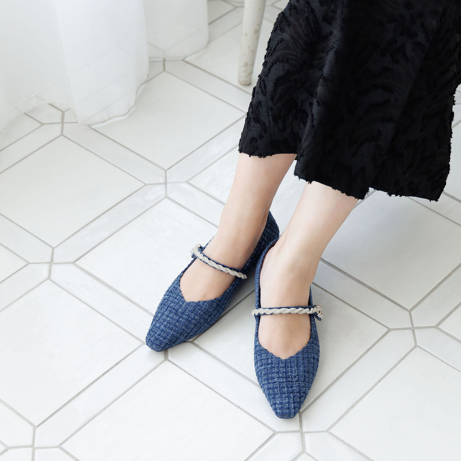 ニカル ビジュウストラップ ツイードパンプス