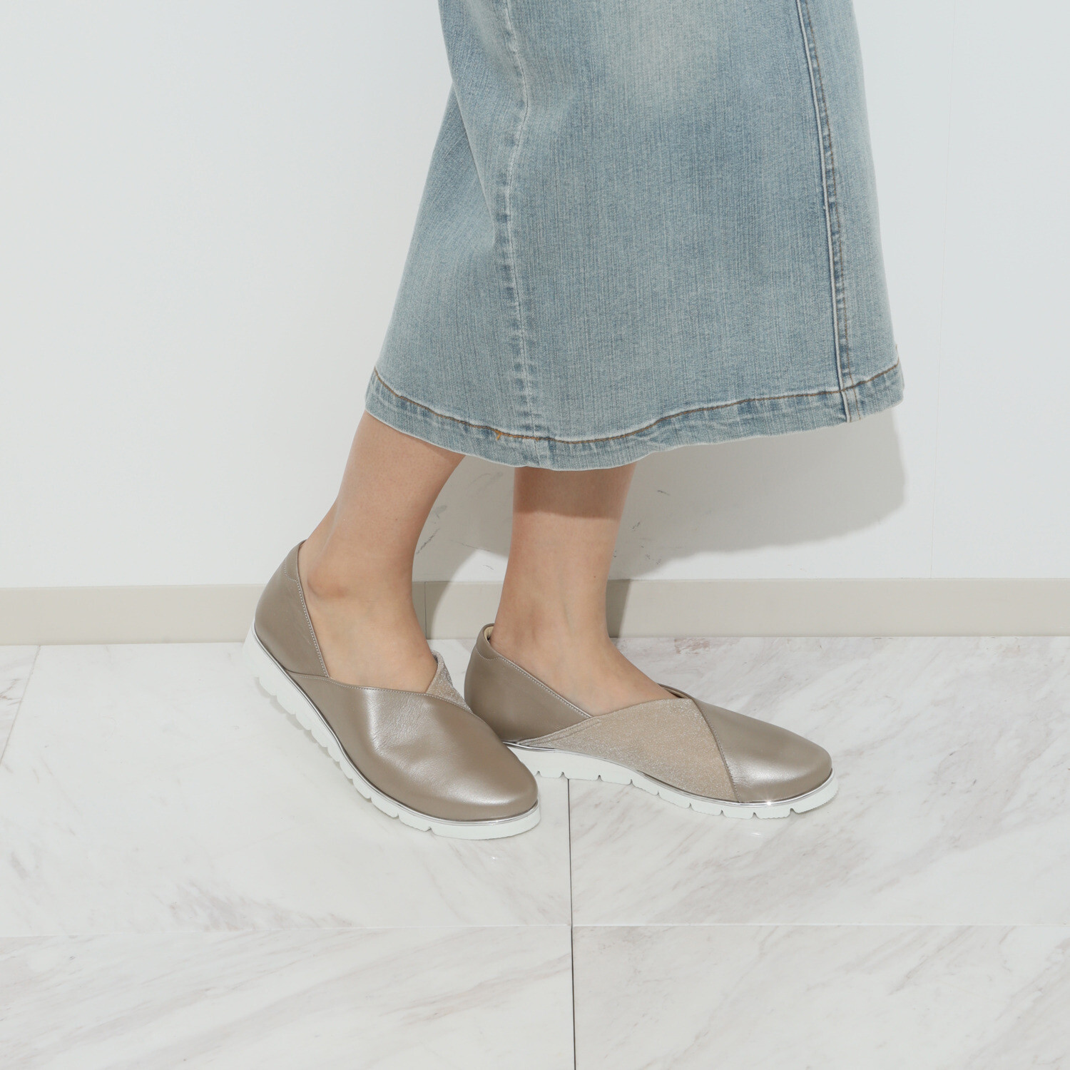 ミスキョウコ 日本製・はっ水 ソフト牛革 ストレッチコンビシューズ