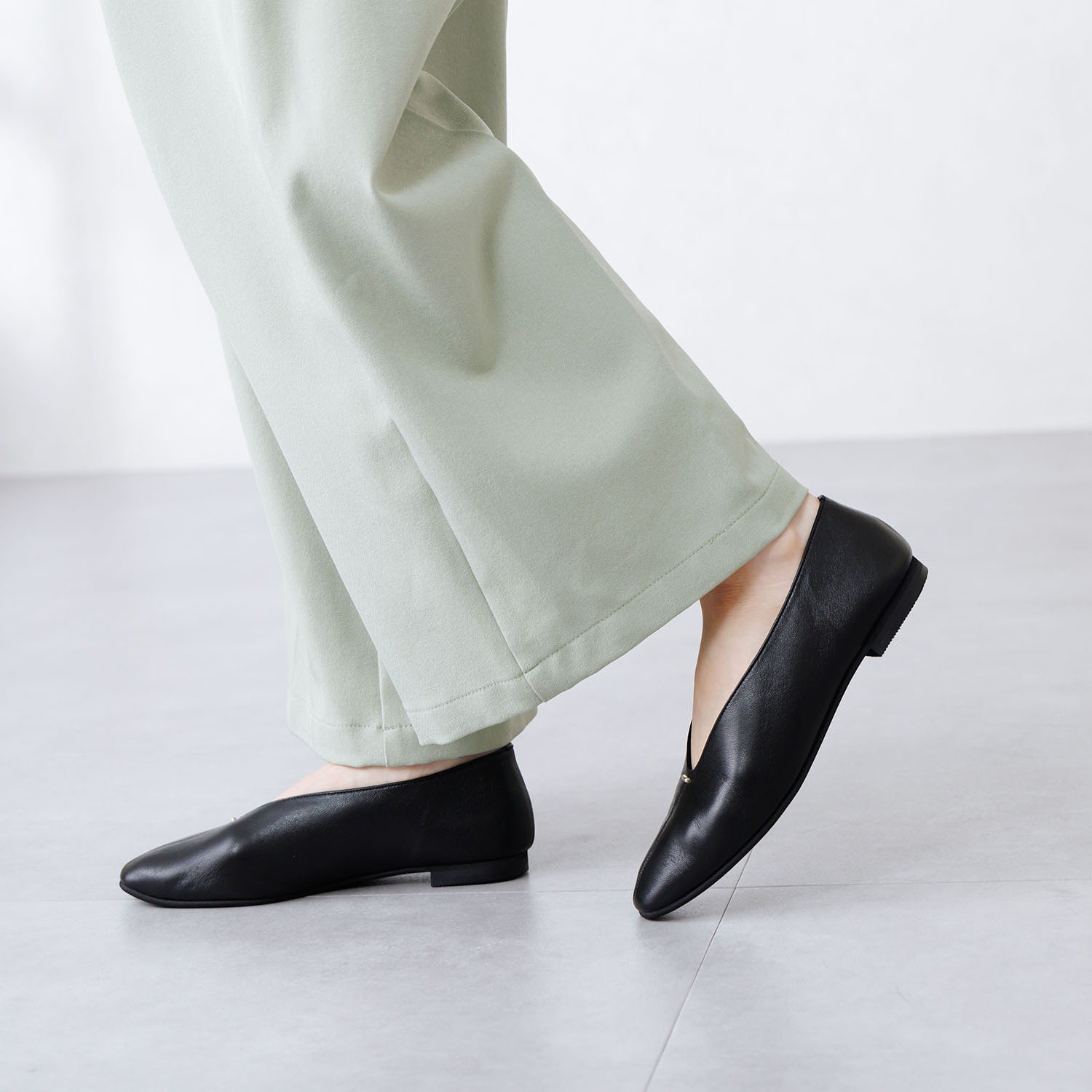 卑弥呼 日本製 本革 メタルポイント フラットパンプス