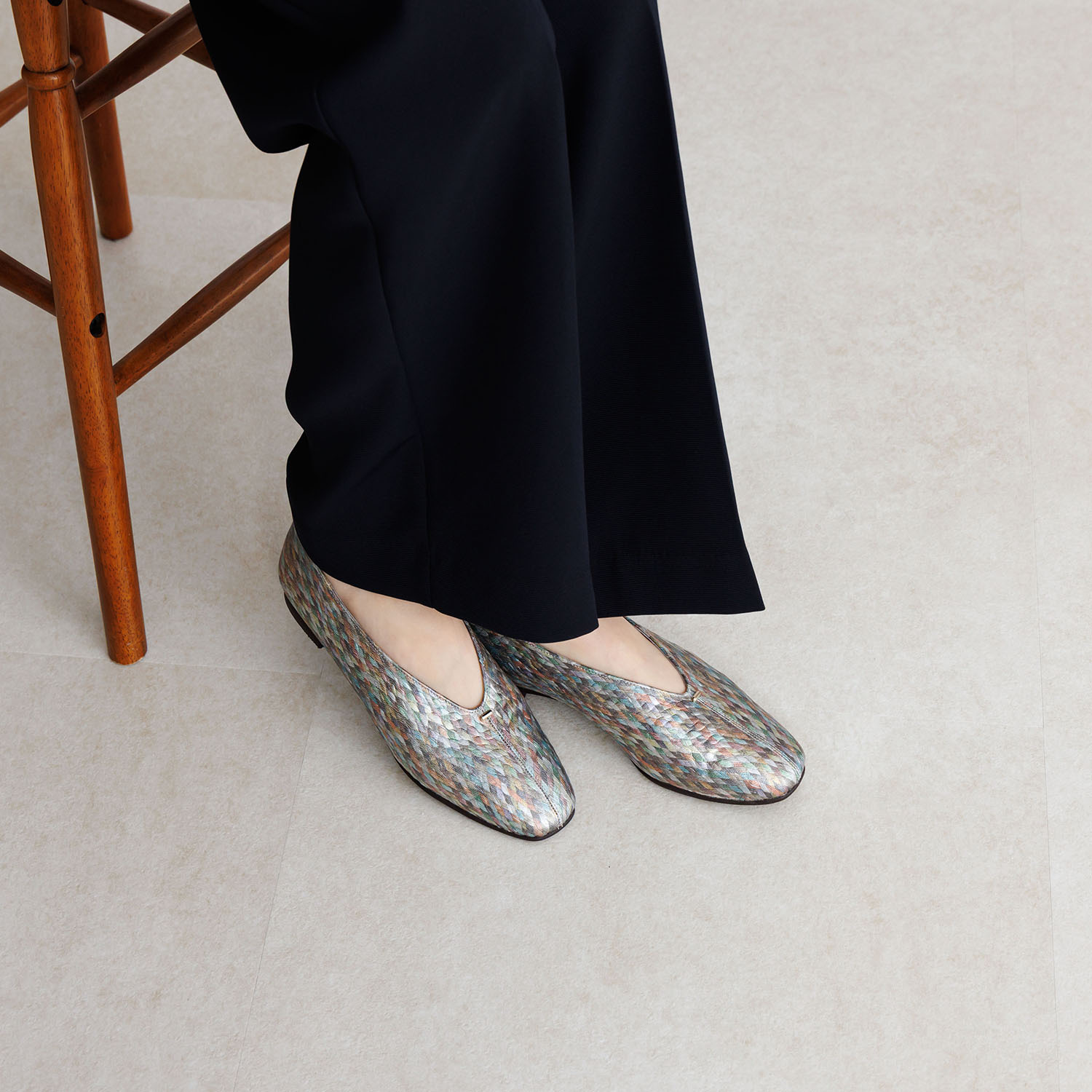 卑弥呼 日本製 本革 メタルポイント フラットパンプス