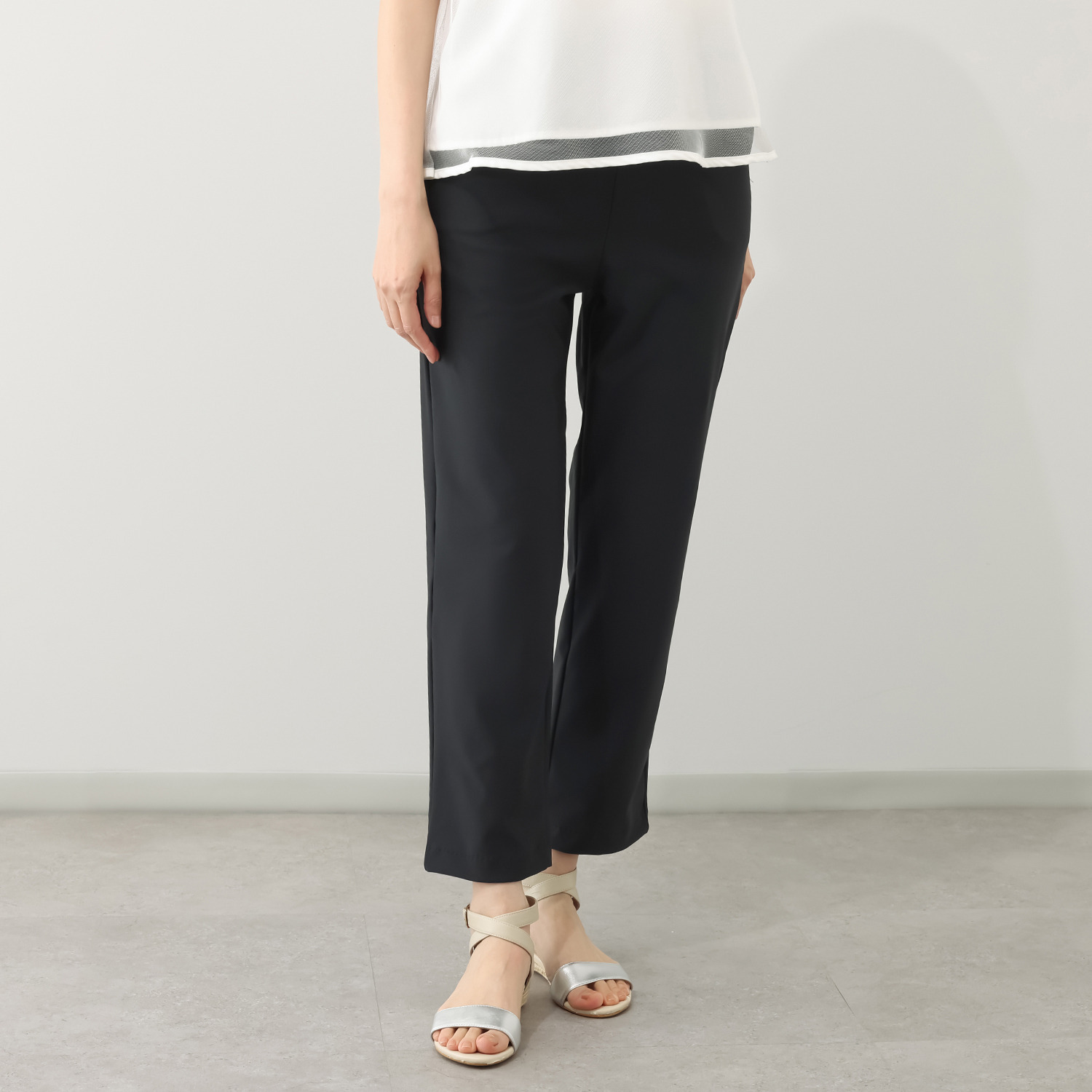 ＨＫビアン フィラロッサ（Ｒ）使用 ＵＶカット・接触冷感 さらさらテーパードパンツ