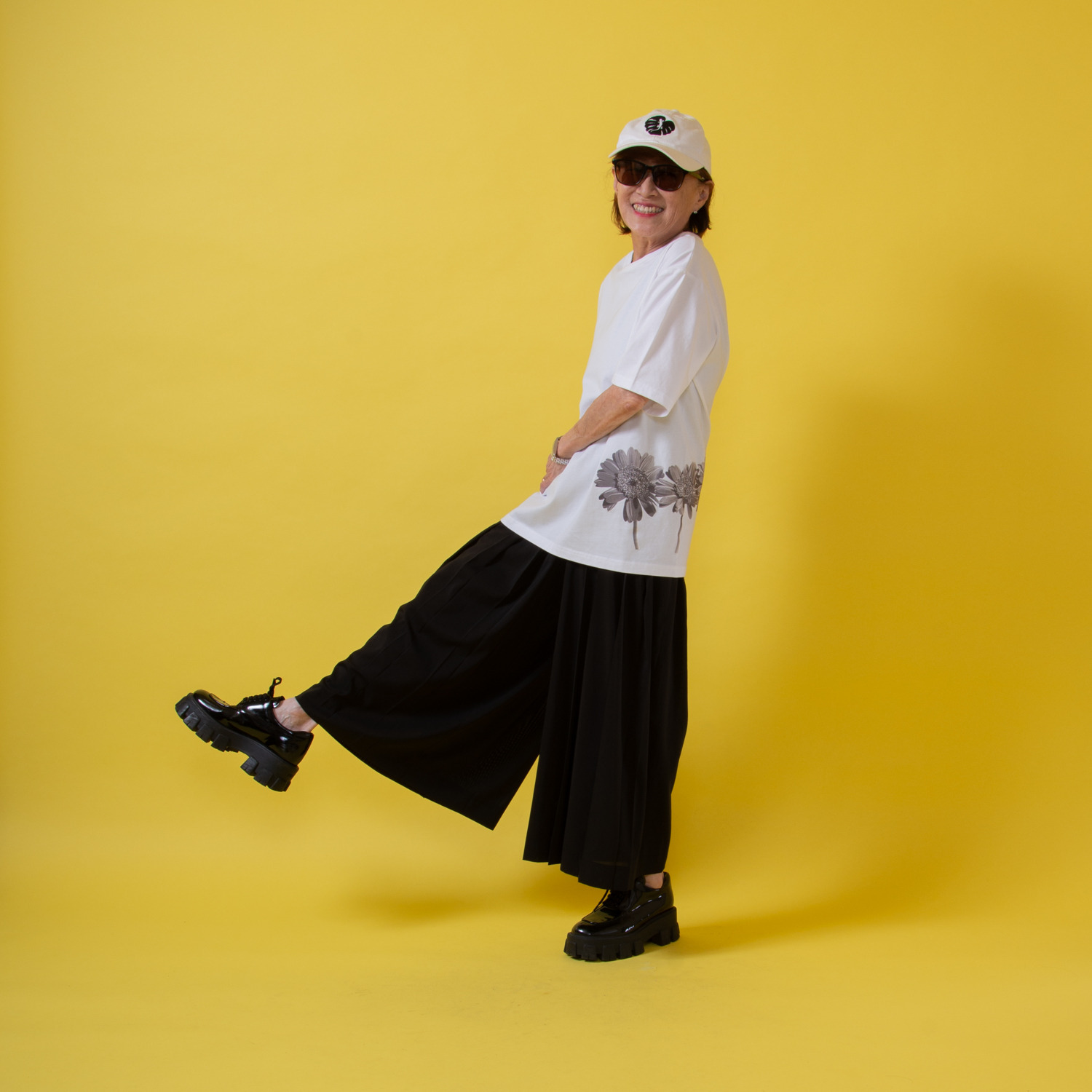 ミニマライズプラス 綿１００％ クラシックフラワー プリントＴシャツ