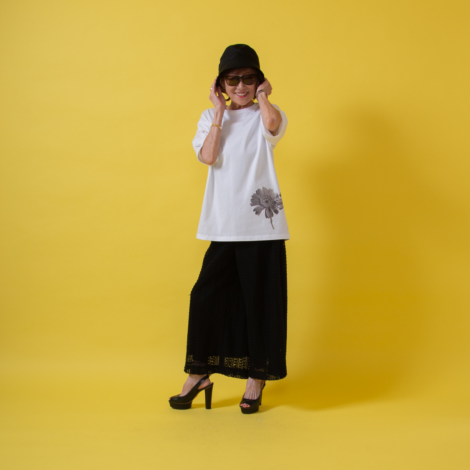 ミニマライズプラス 綿１００％ クラシックフラワー プリントＴシャツ