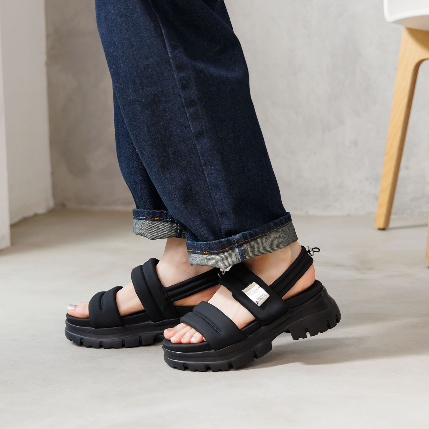 卑弥呼 フレキシブルベルト 厚底パデットサンダル