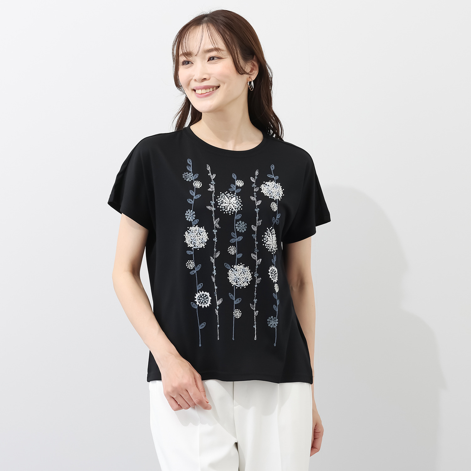 フィル・クロレ 日本製 リヨセルコットン サガラ刺しゅう フローラル柄Ｔシャツ