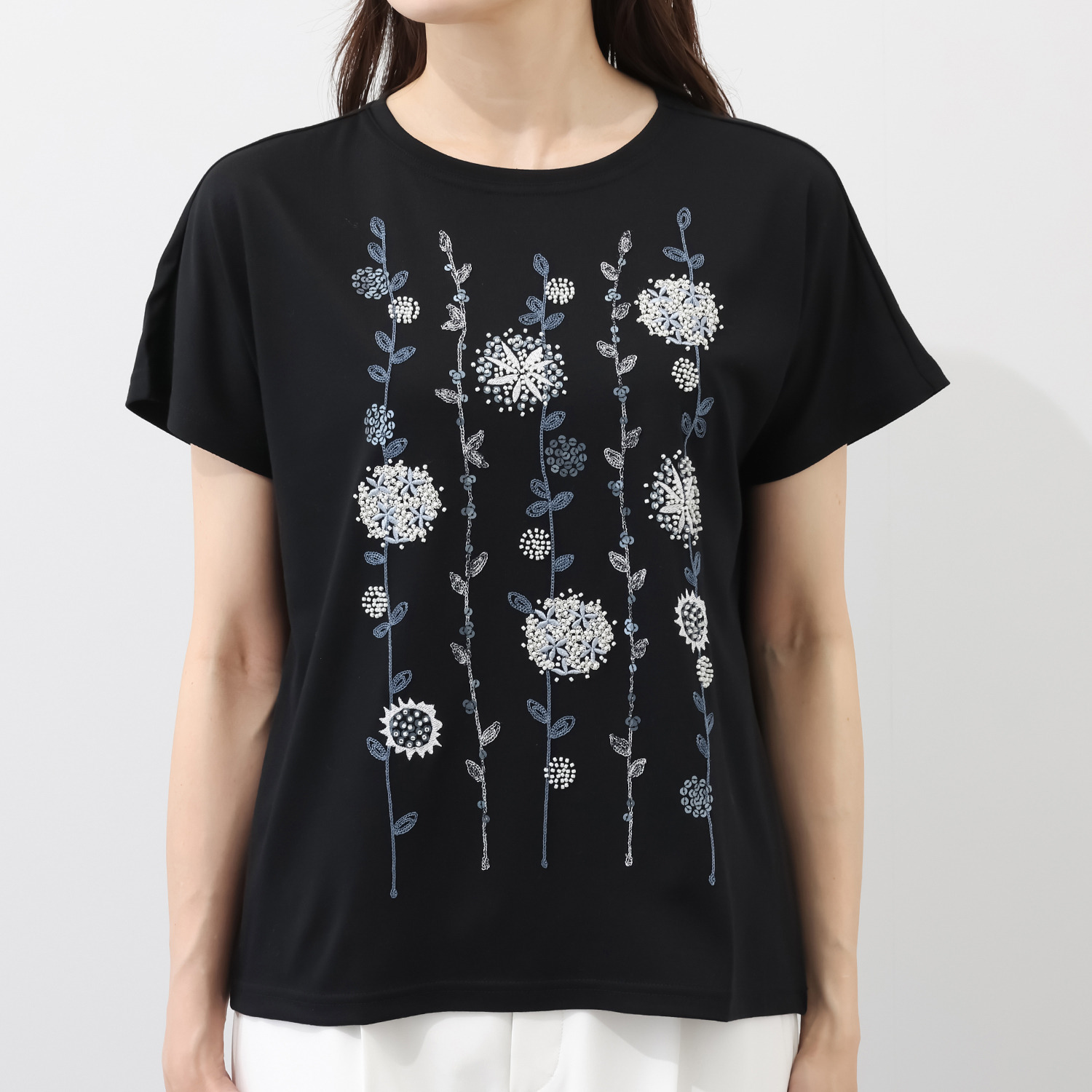 フィル・クロレ 日本製 リヨセルコットン サガラ刺しゅう フローラル柄Ｔシャツ