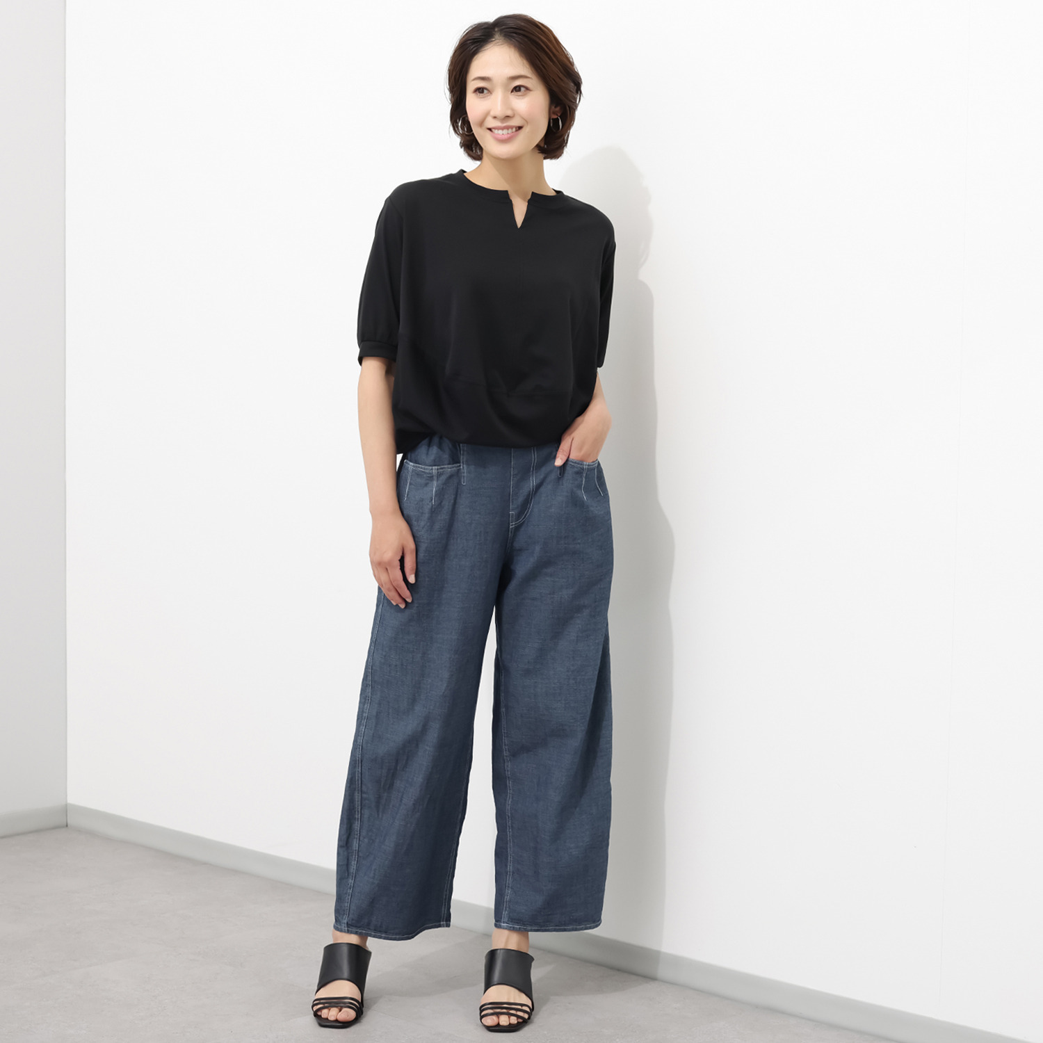 ヒロコ　デシネール 麻混ライトデニム ステッチが効いた ソフトカーブシルエット パンツ