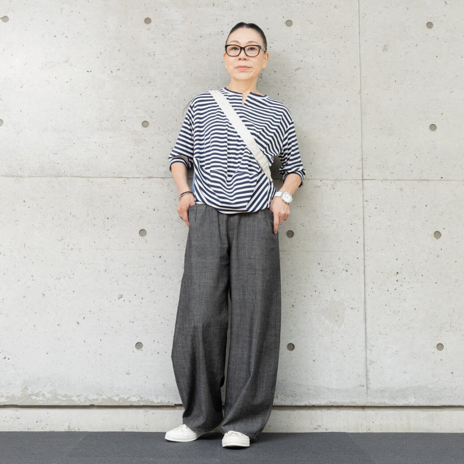 ヒロコ　デシネール 麻混ライトデニム ステッチが効いた ソフトカーブシルエット パンツ