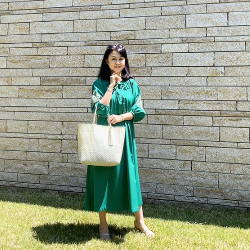 女の欲望 濡れてもお手入れ簡単！ 軽くて丈夫で使い勝手抜群 Ａ４サイズが入る ソフトグロスメッシュ メルカドバッグ
